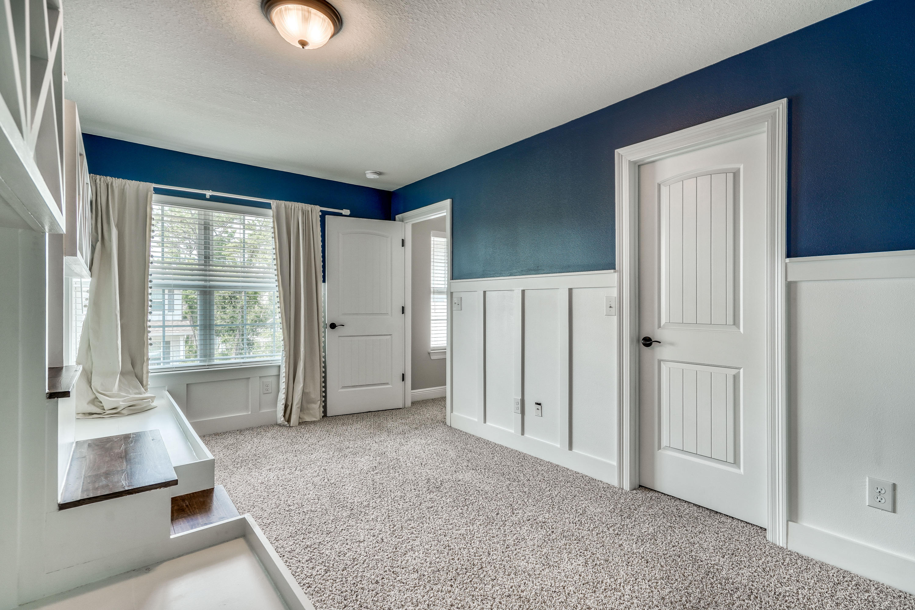 MUSSETT BAYOU MANOR - Residential