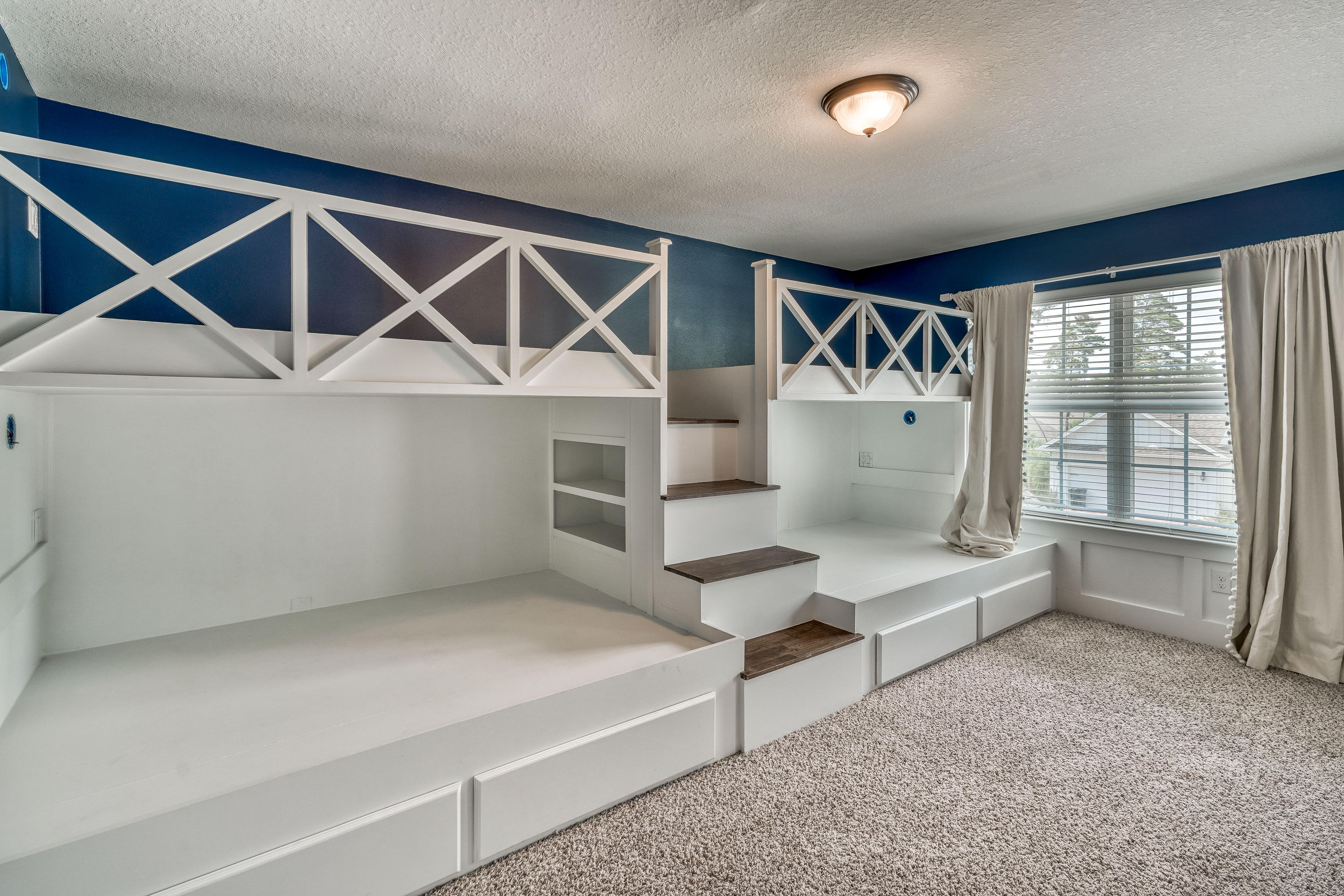 MUSSETT BAYOU MANOR - Residential