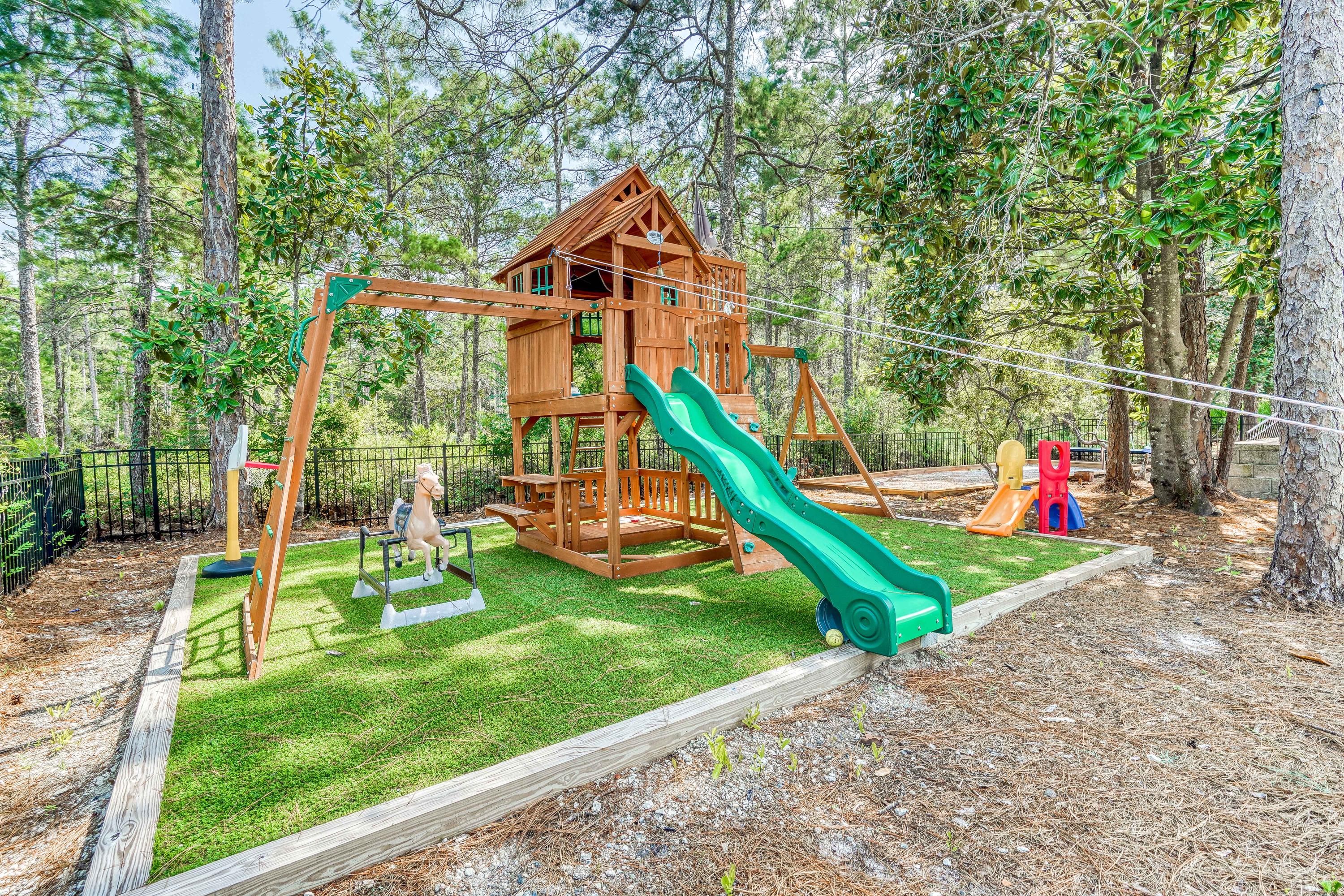 MUSSETT BAYOU MANOR - Residential