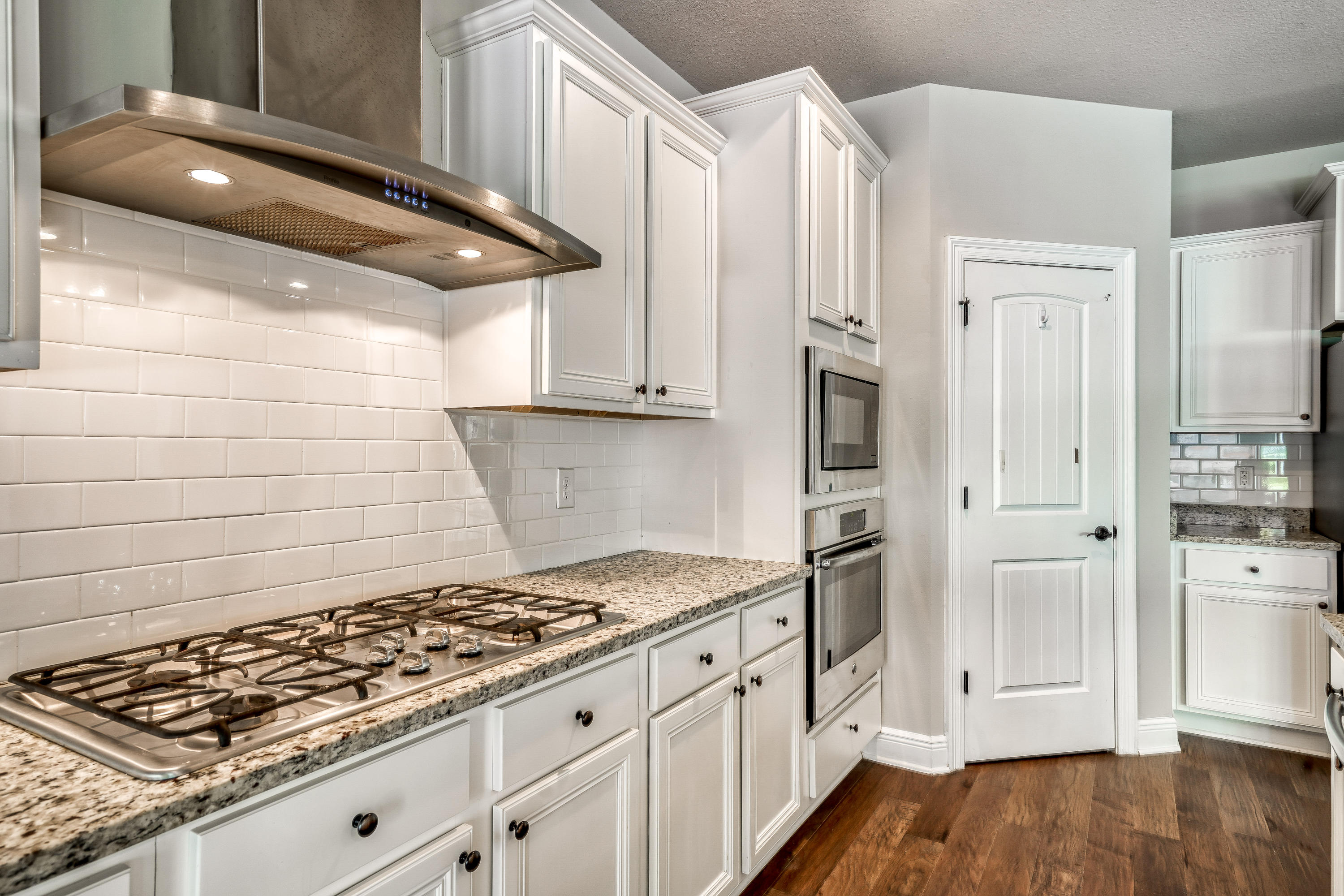 MUSSETT BAYOU MANOR - Residential