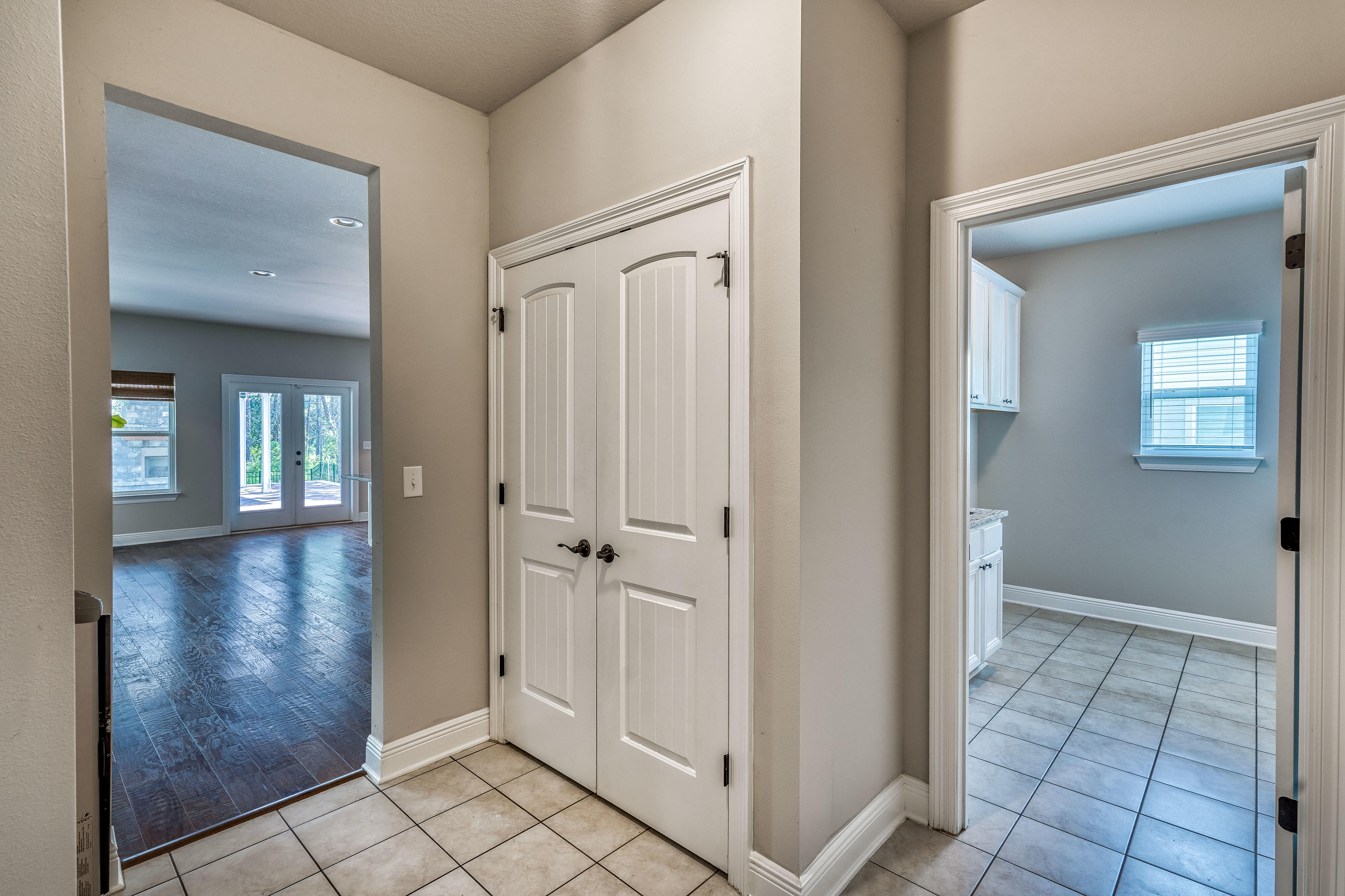 MUSSETT BAYOU MANOR - Residential