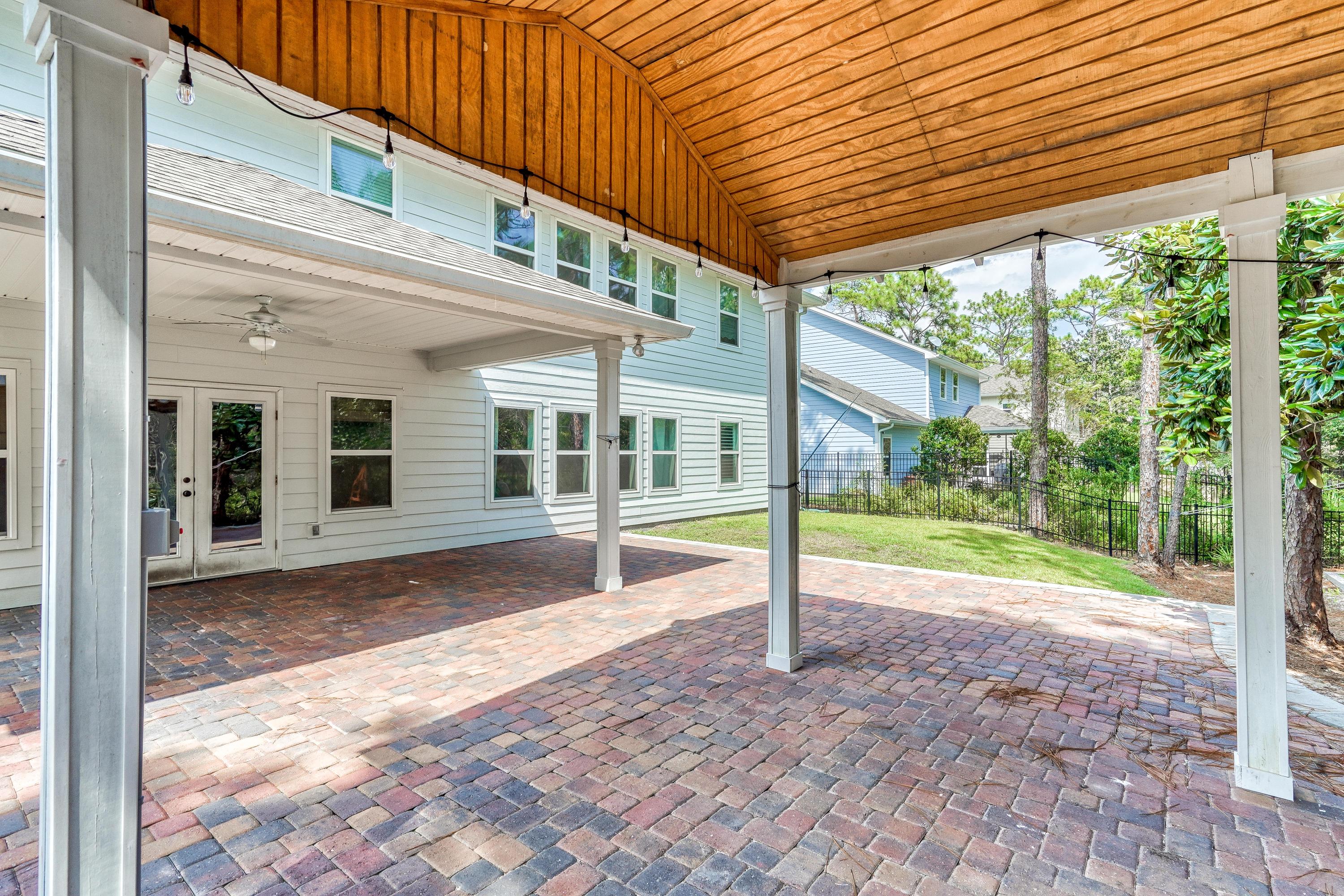 MUSSETT BAYOU MANOR - Residential