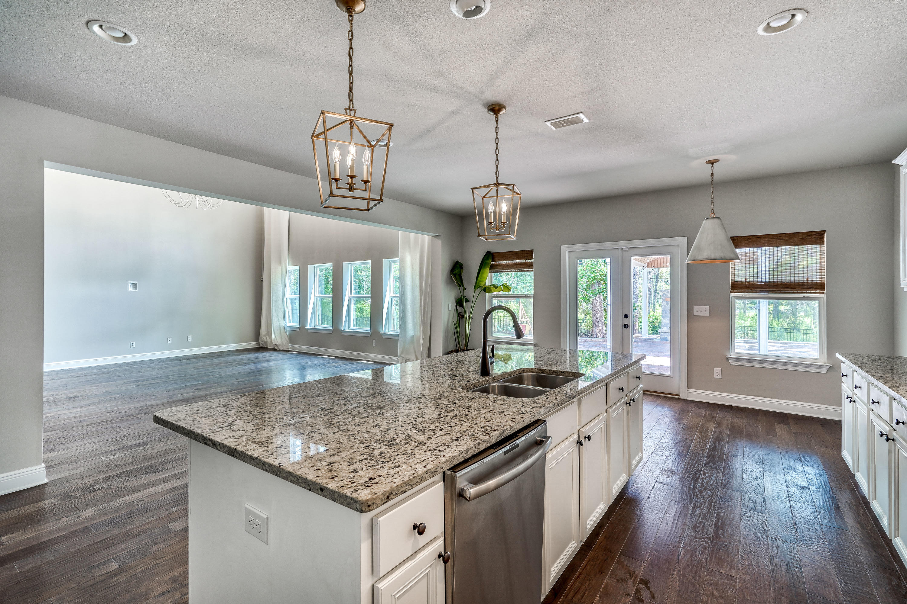 MUSSETT BAYOU MANOR - Residential