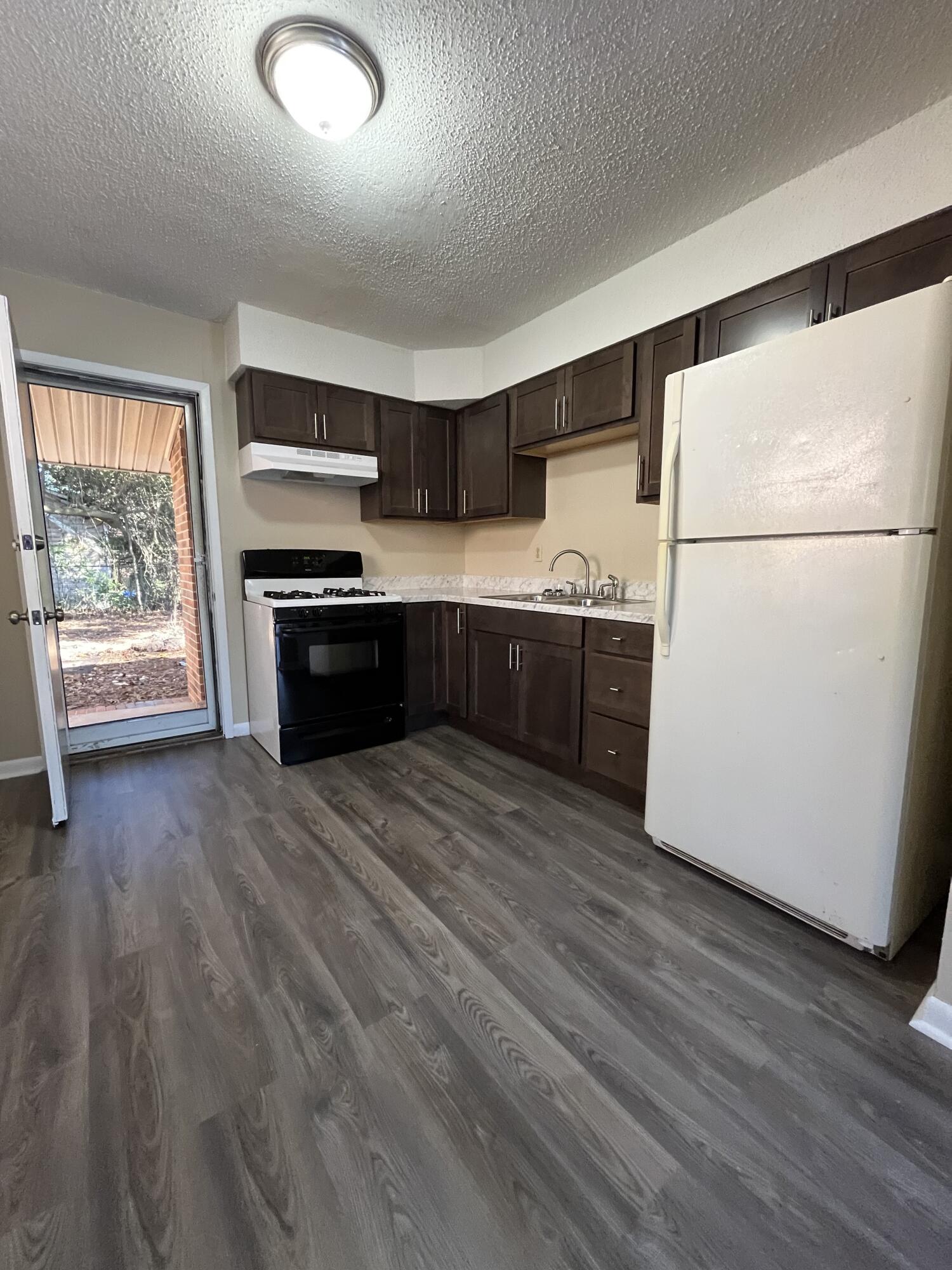 THE MASTERS APTS. - Residential Lease