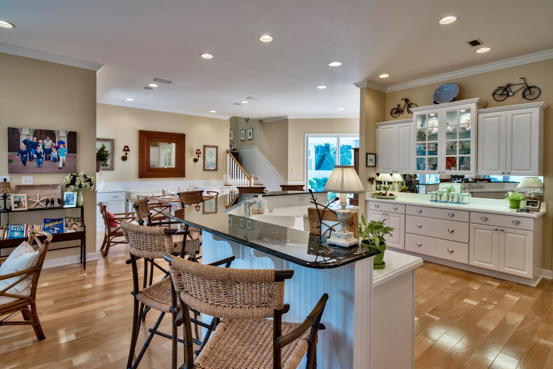 CRYSTAL LAKE - Residential