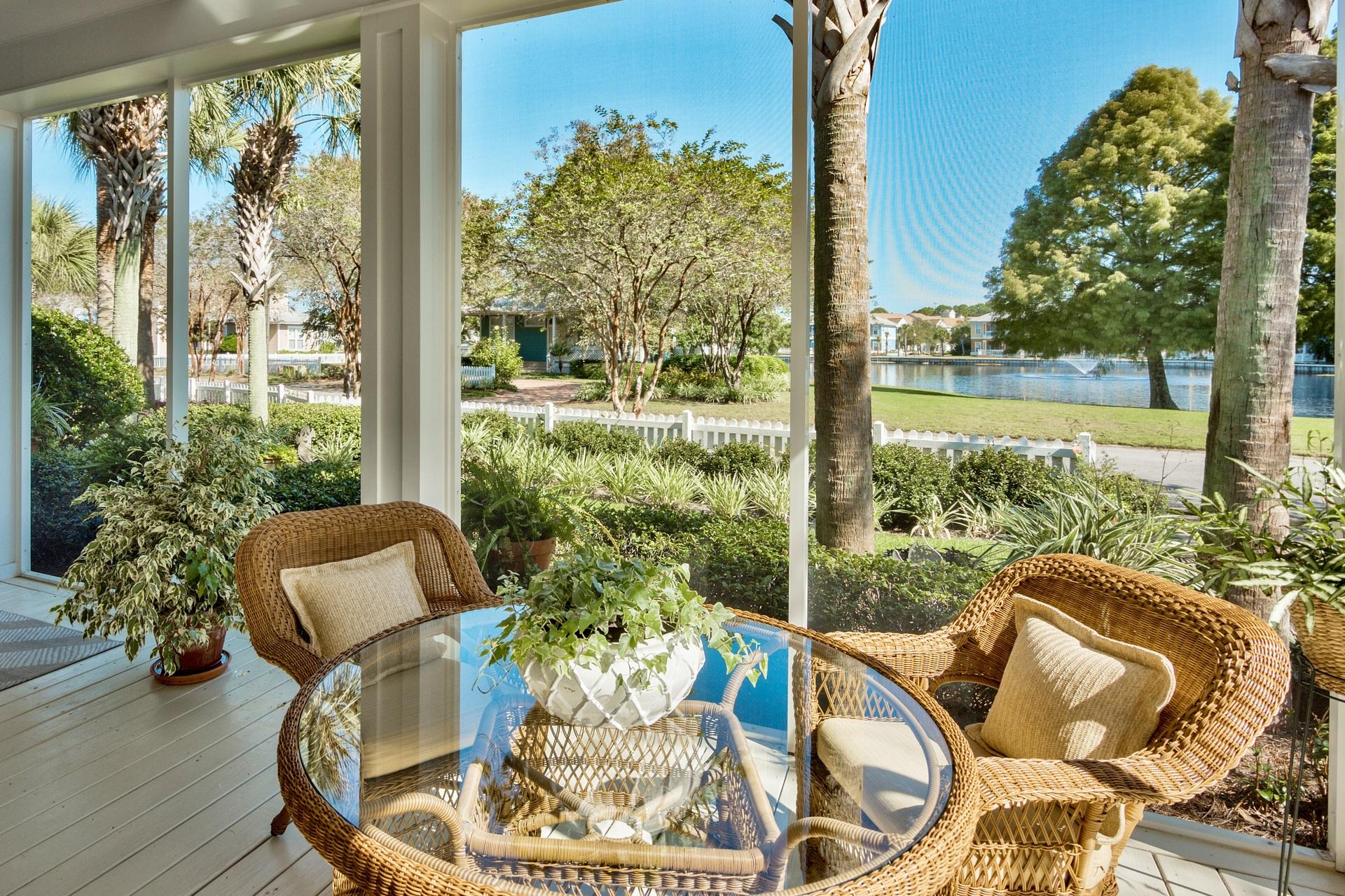 CRYSTAL LAKE - Residential