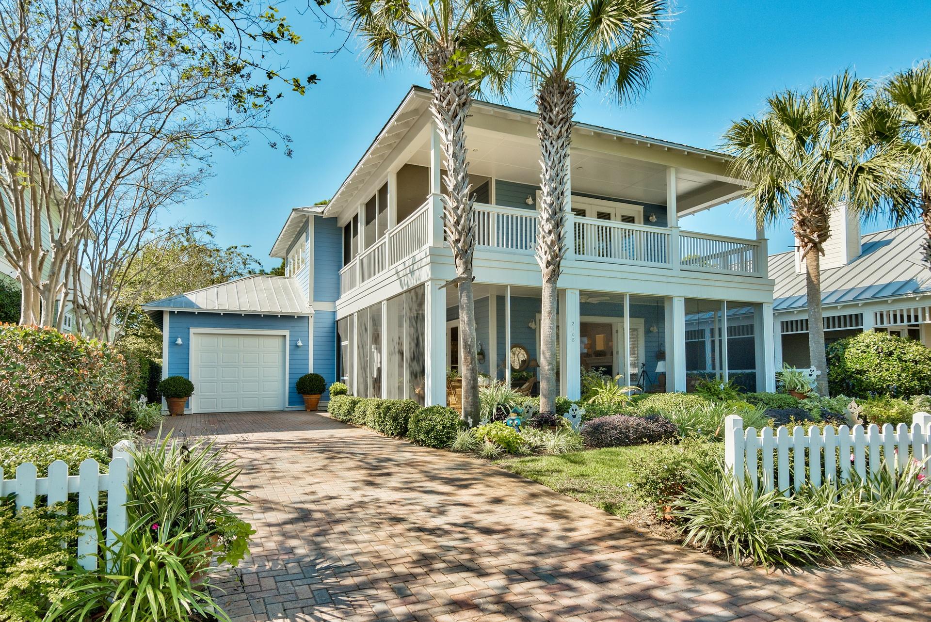 CRYSTAL LAKE - Residential