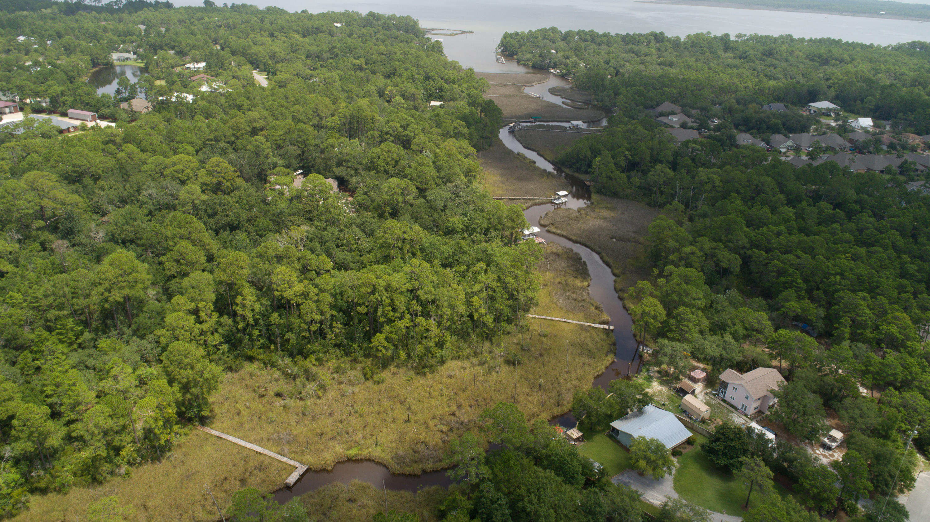 WOODLAND BAYOU ESTATES - Land
