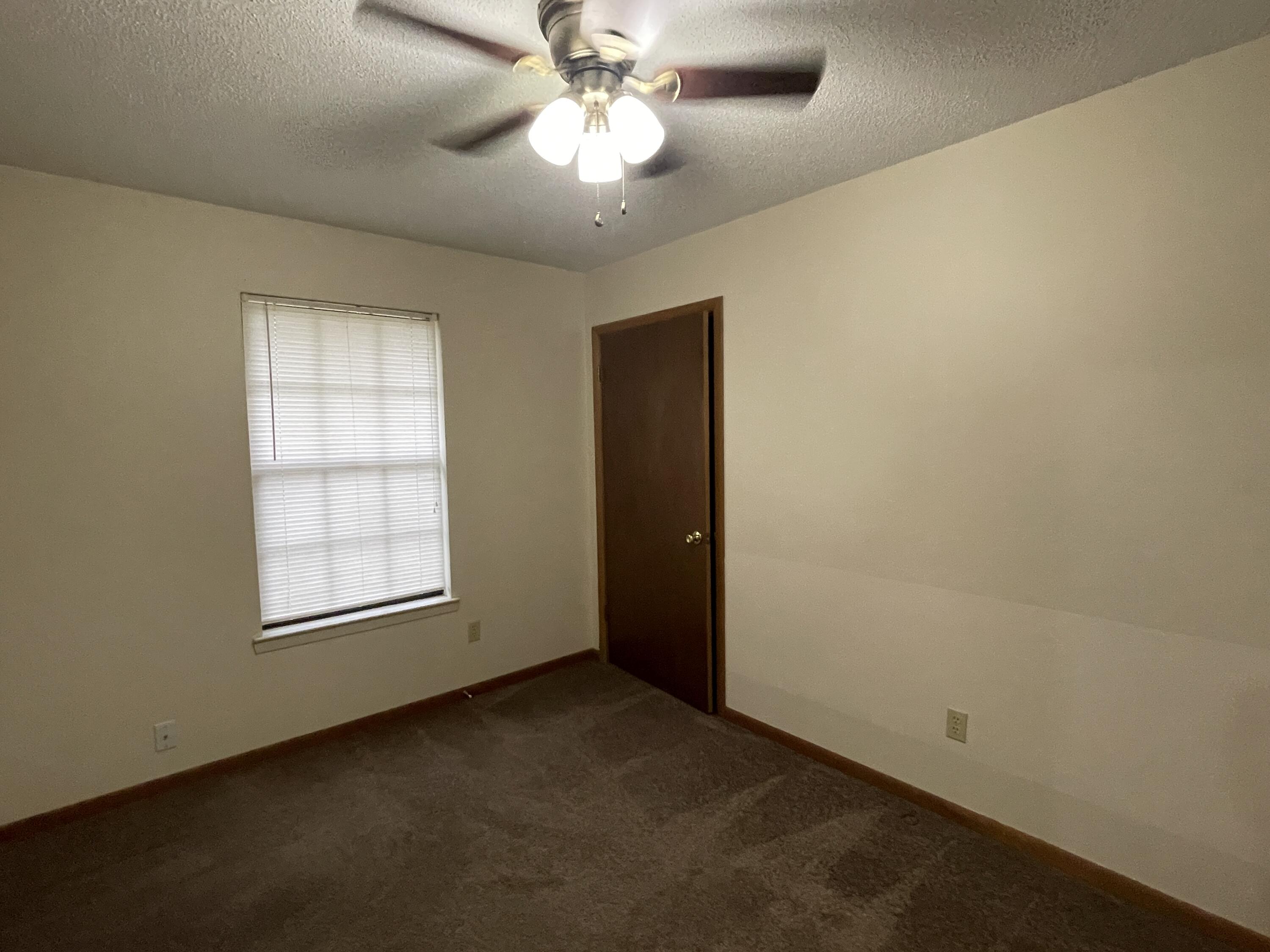 METES & BOUNDS - Residential Lease