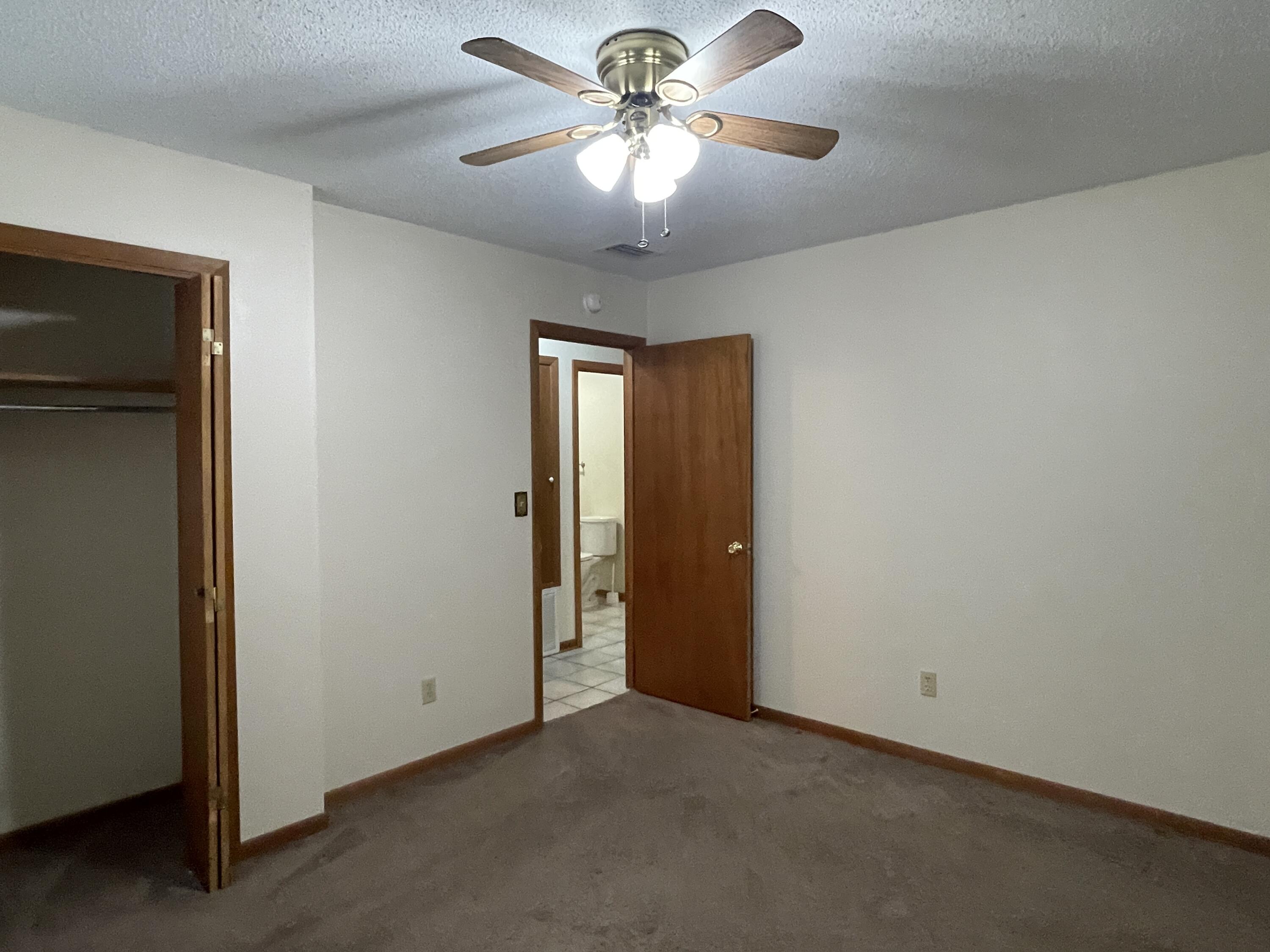 METES & BOUNDS - Residential Lease