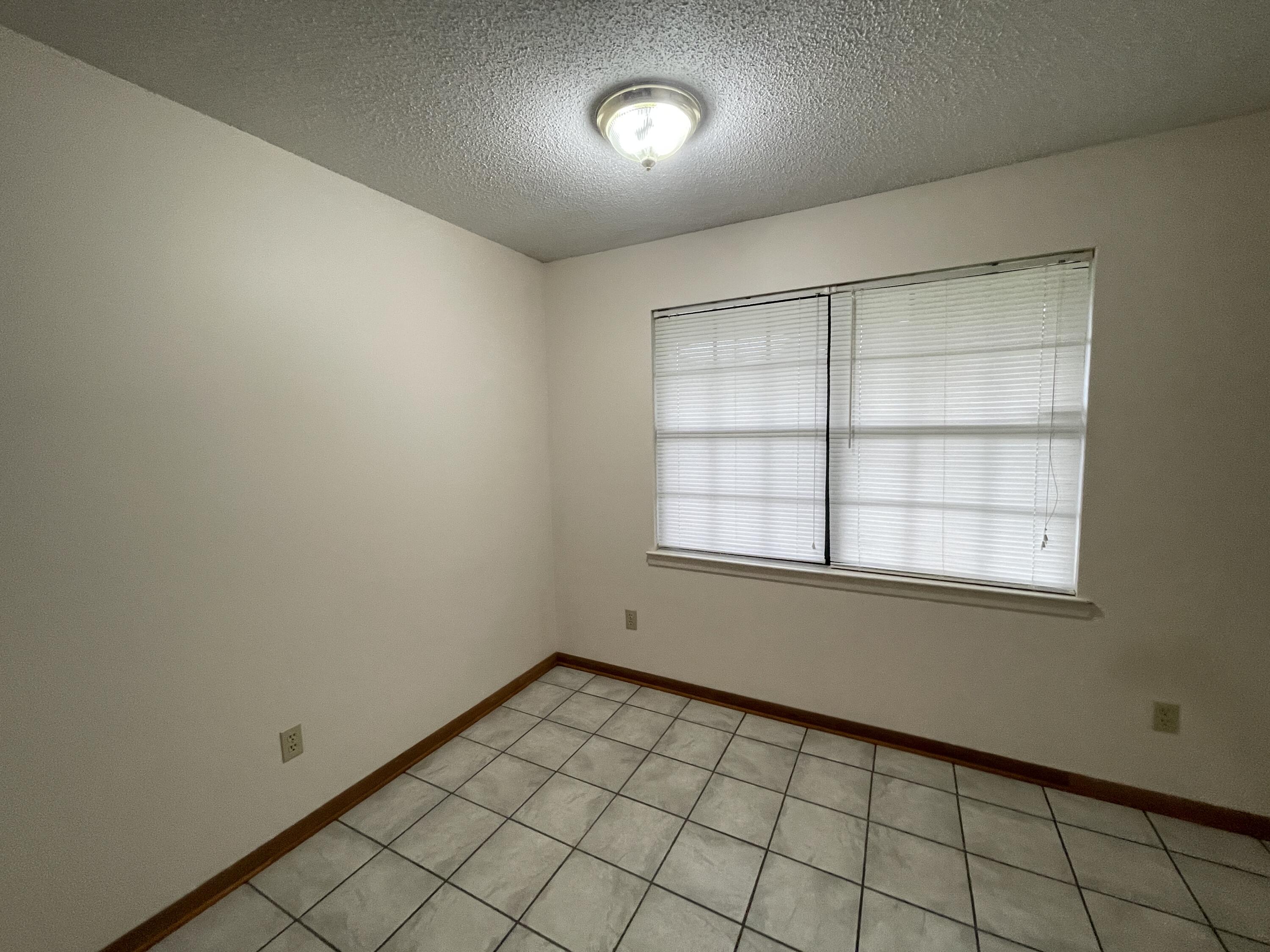 METES & BOUNDS - Residential Lease