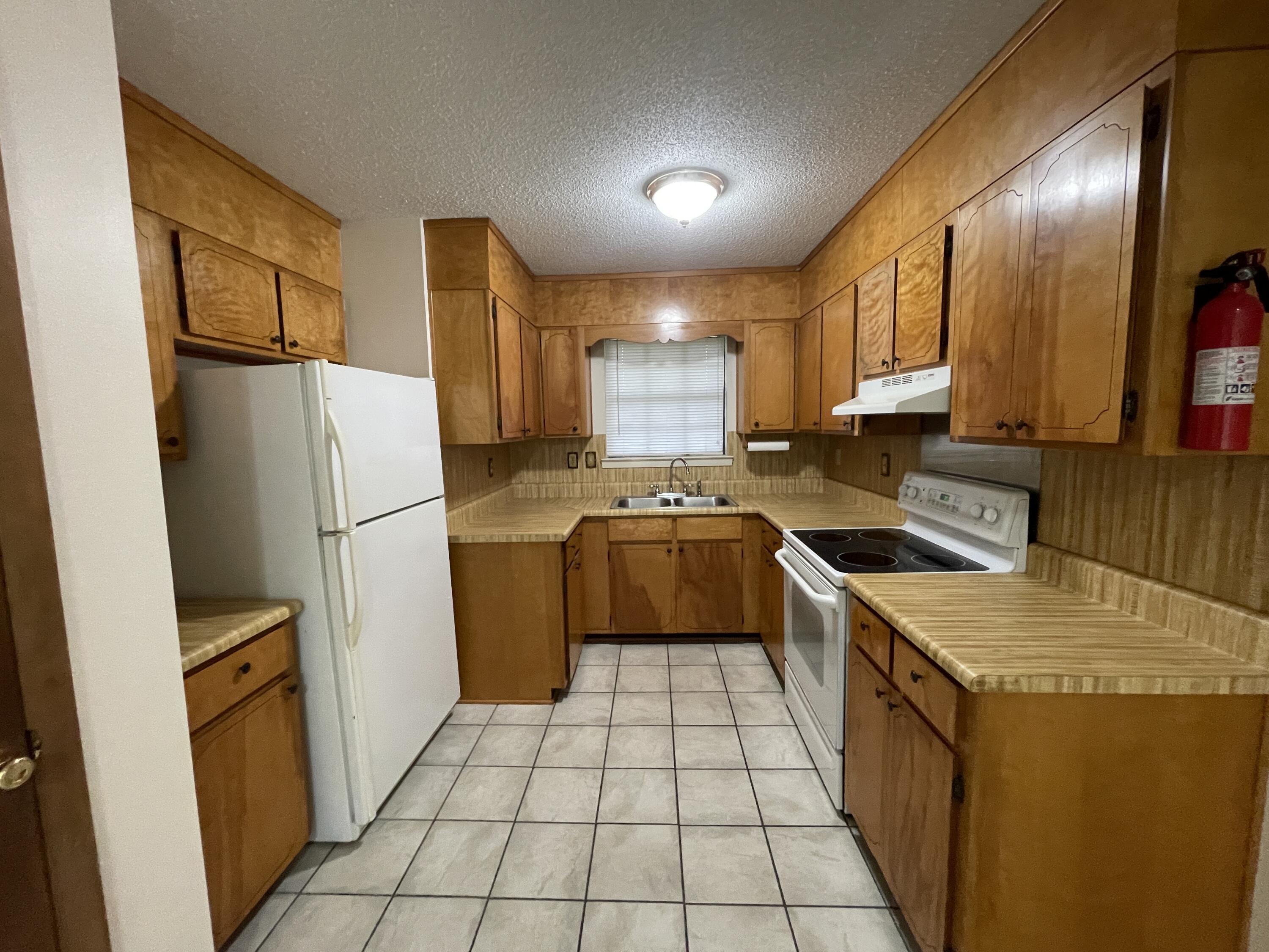 METES & BOUNDS - Residential Lease