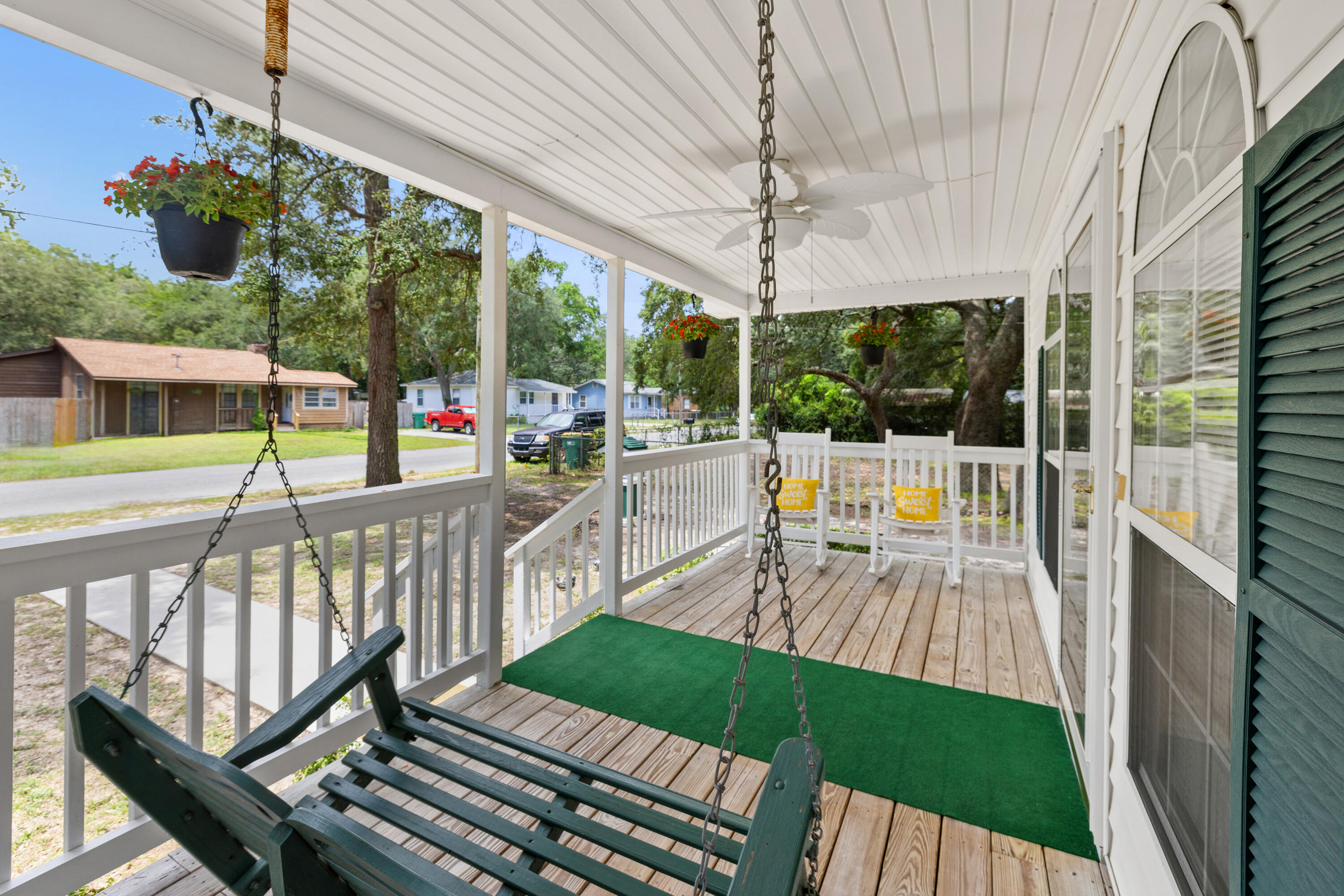 GREY MOSS POINT S/D LOT 6 BLK 2 - Residential