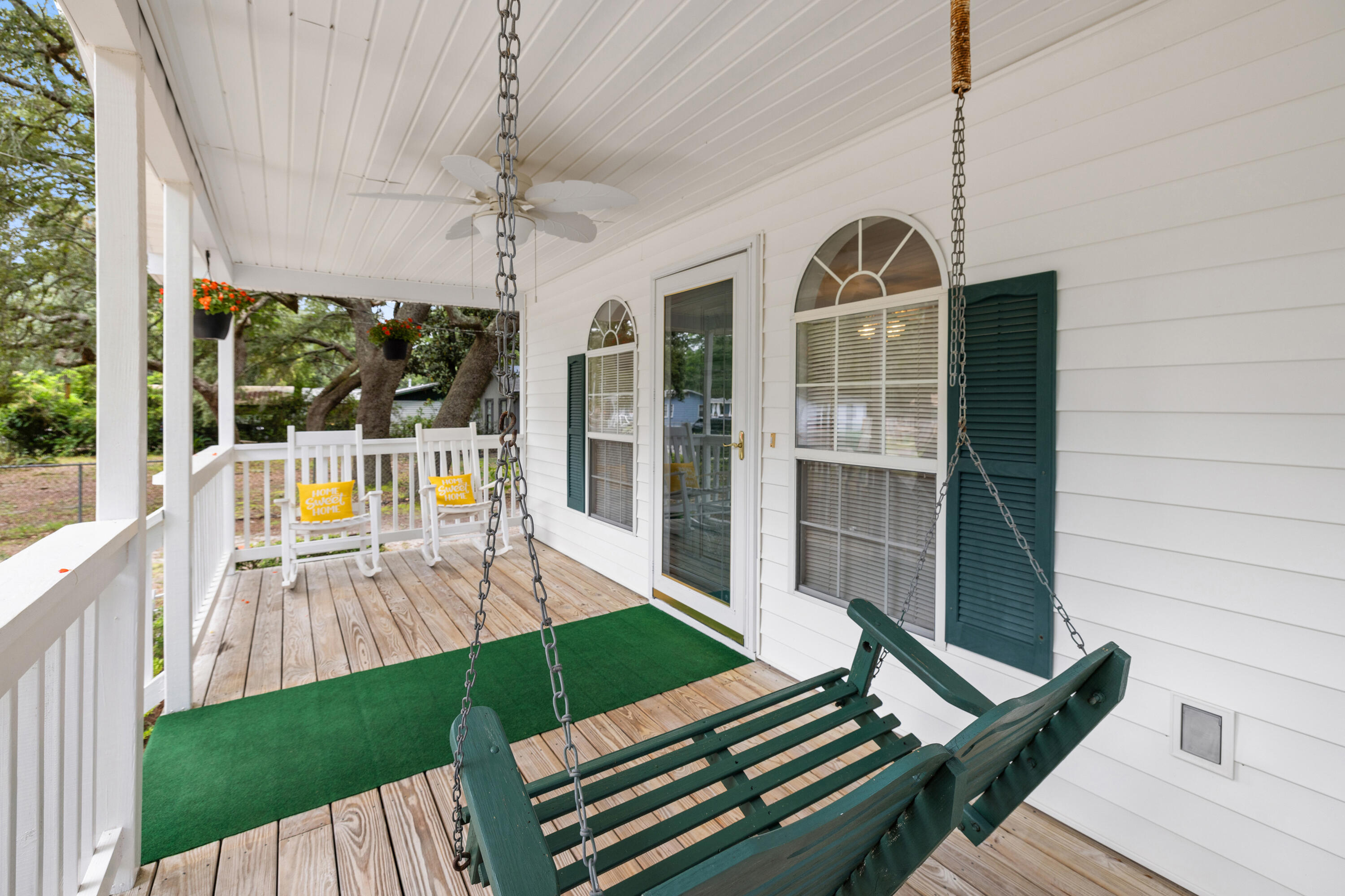 GREY MOSS POINT S/D LOT 6 BLK 2 - Residential