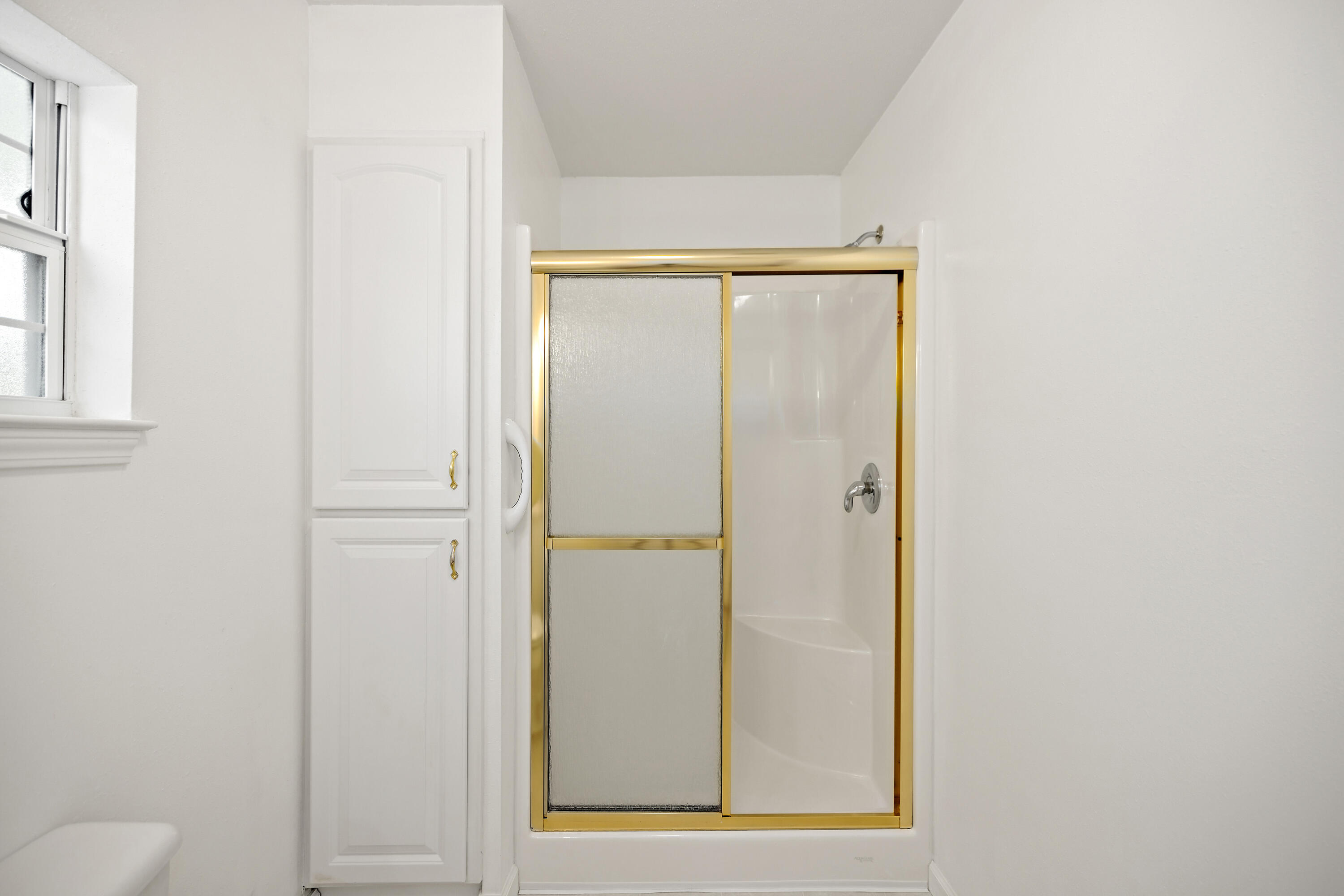 GREY MOSS POINT S/D LOT 6 BLK 2 - Residential