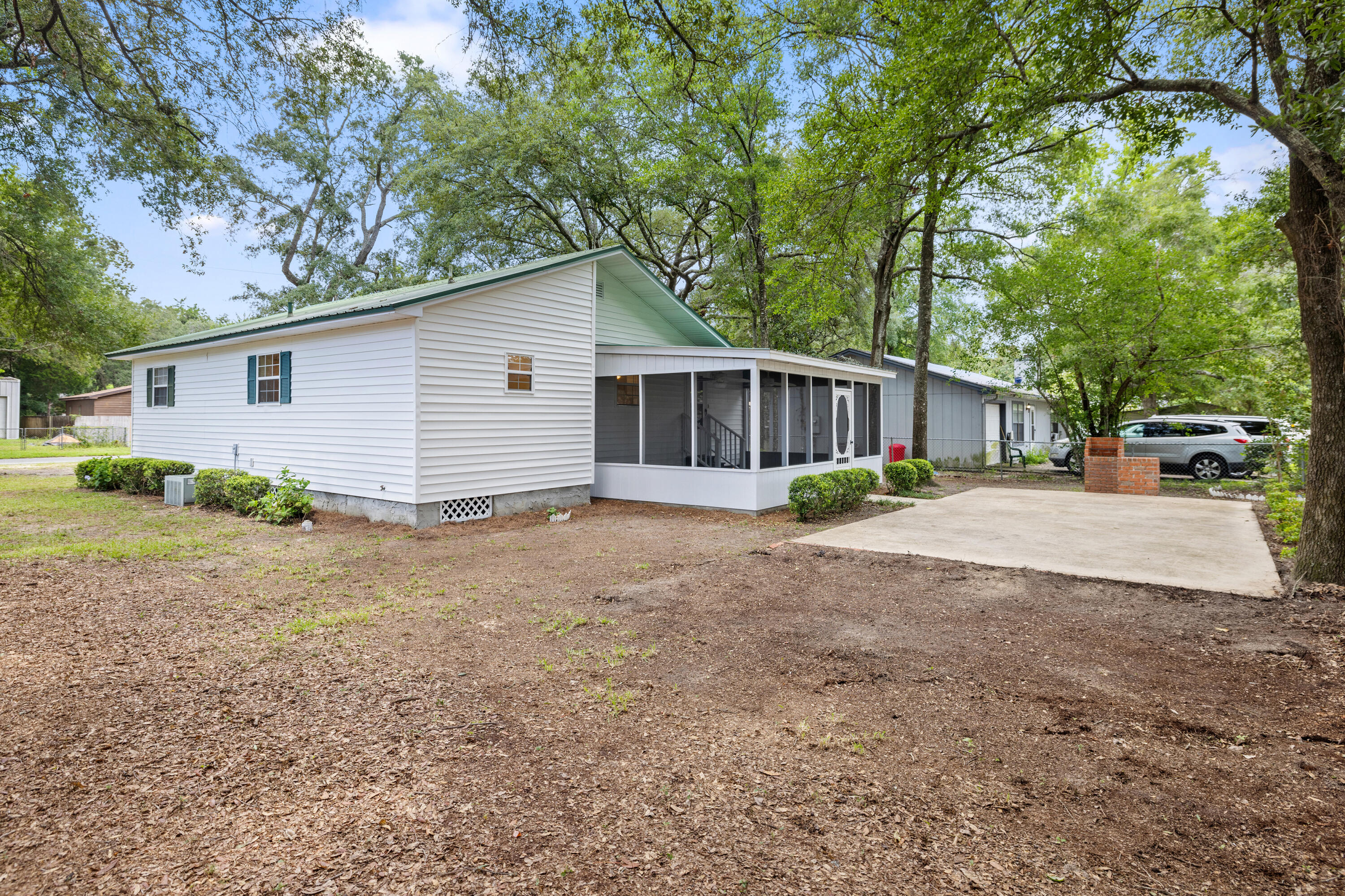 GREY MOSS POINT S/D LOT 6 BLK 2 - Residential