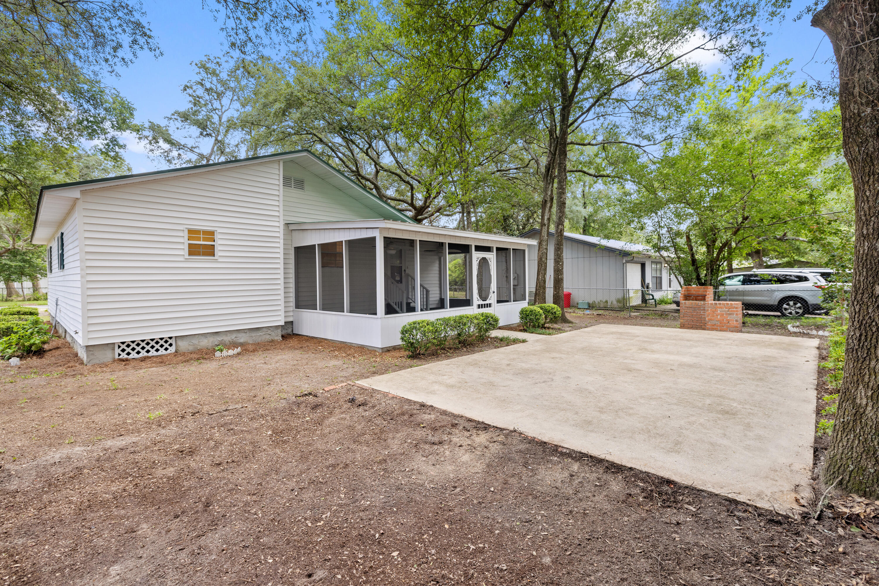 GREY MOSS POINT S/D LOT 6 BLK 2 - Residential