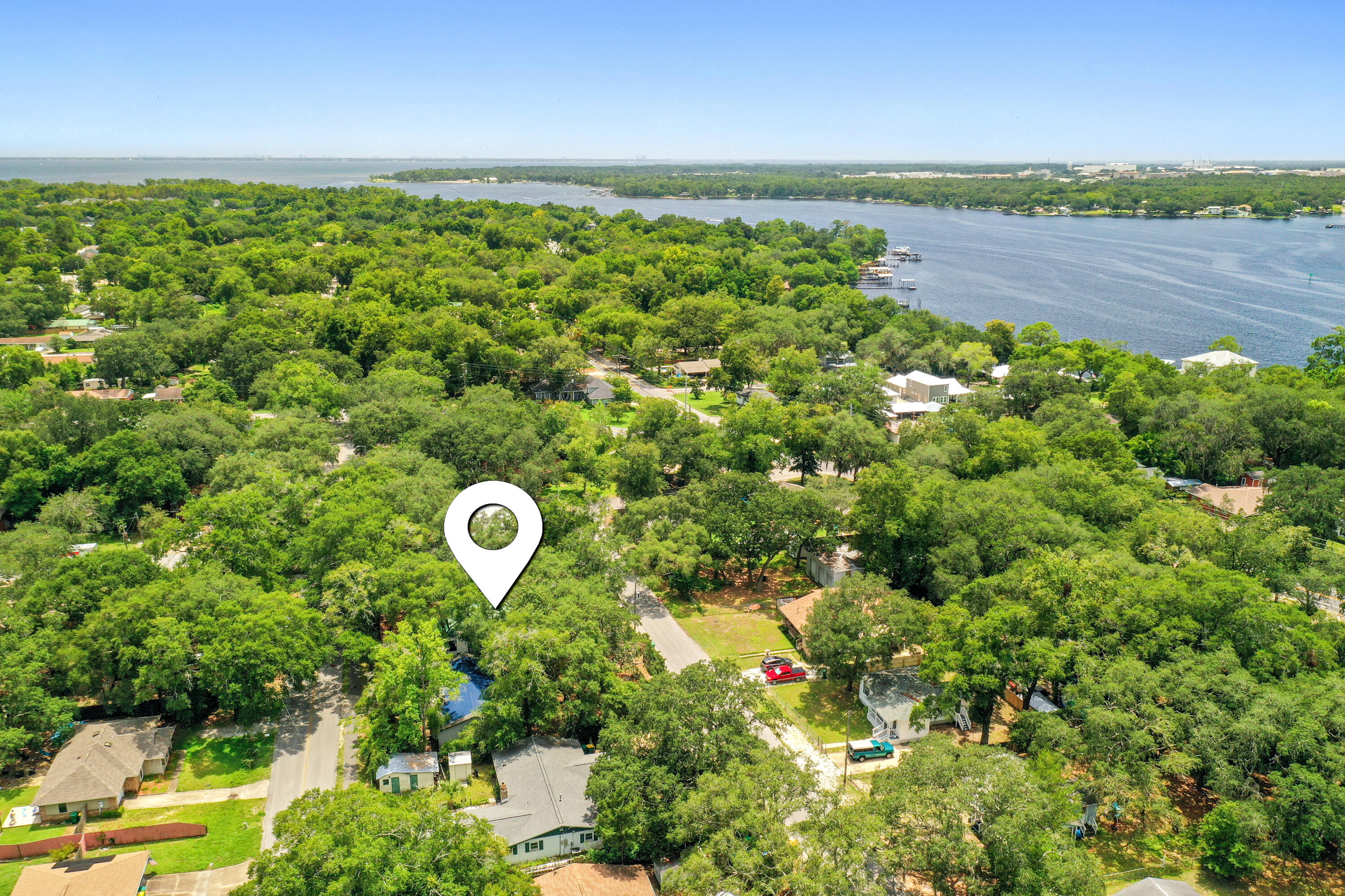 GREY MOSS POINT S/D LOT 6 BLK 2 - Residential