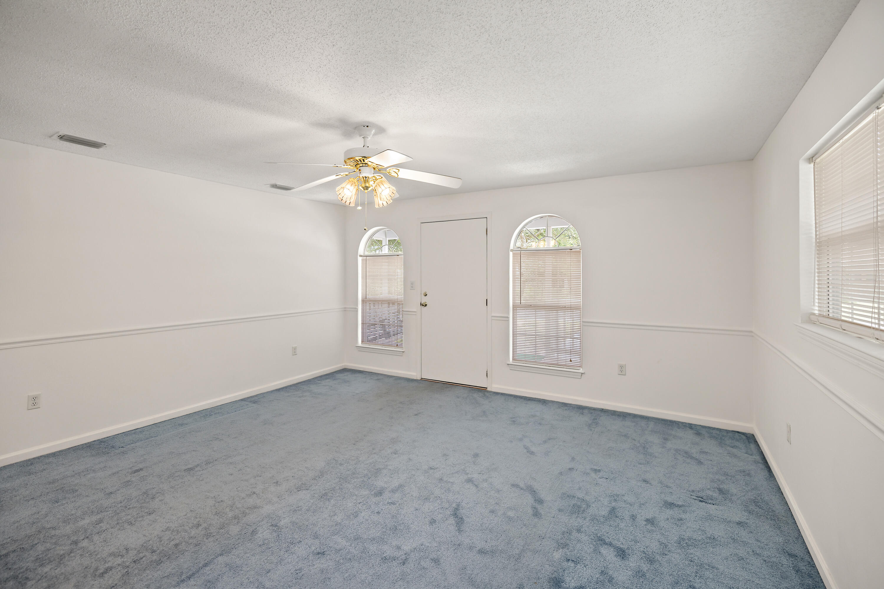 GREY MOSS POINT S/D LOT 6 BLK 2 - Residential