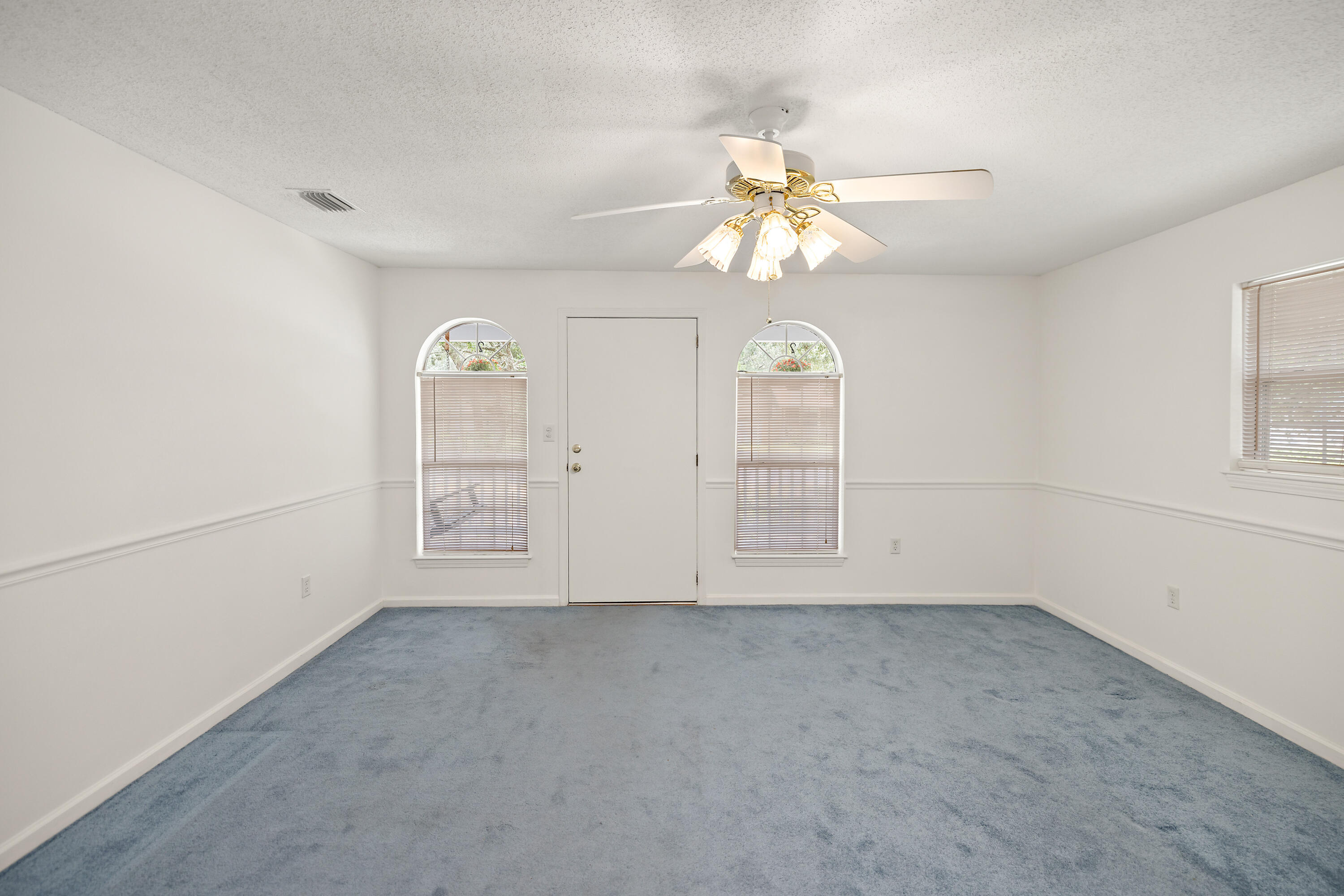 GREY MOSS POINT S/D LOT 6 BLK 2 - Residential