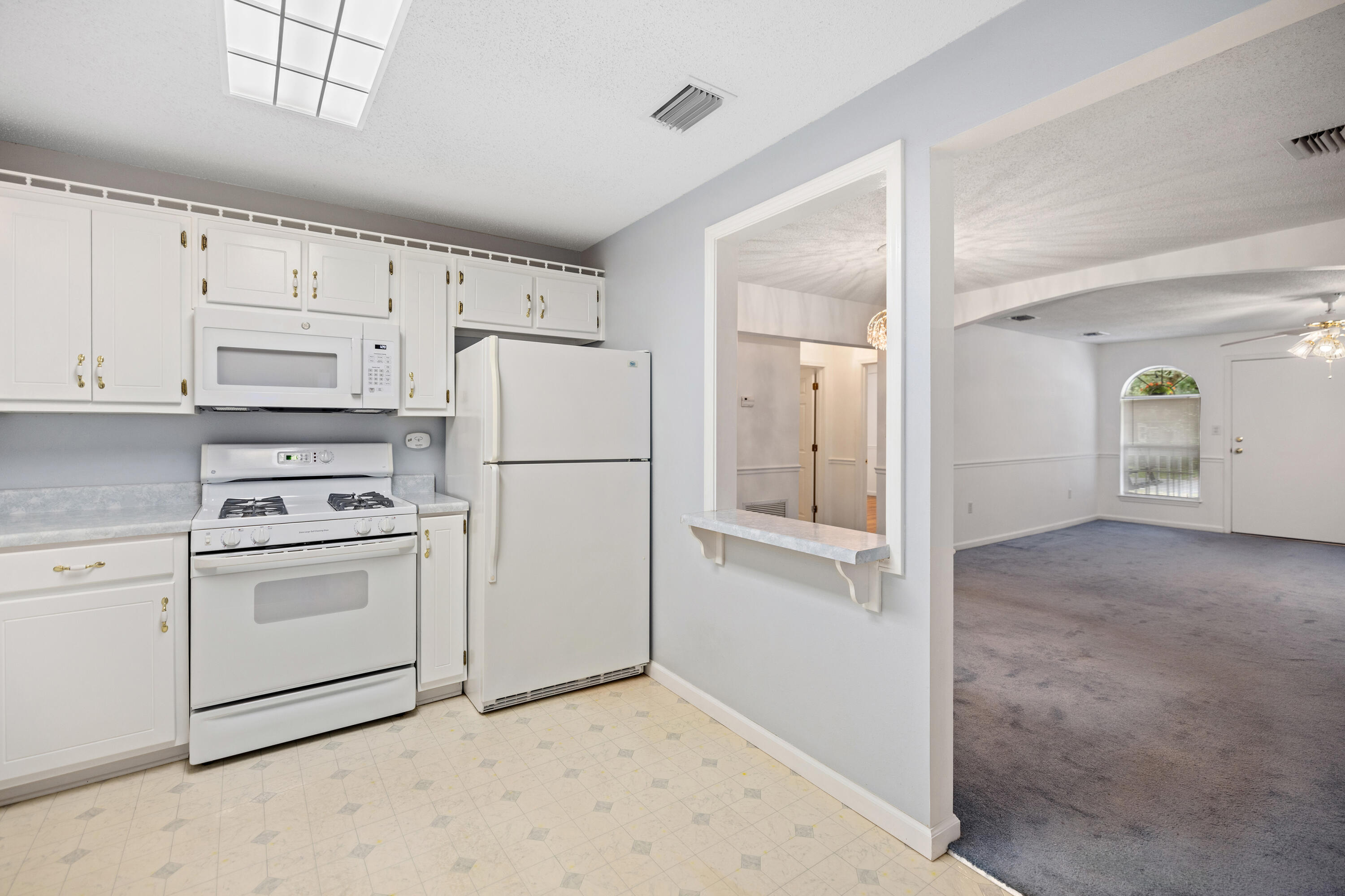 GREY MOSS POINT S/D LOT 6 BLK 2 - Residential