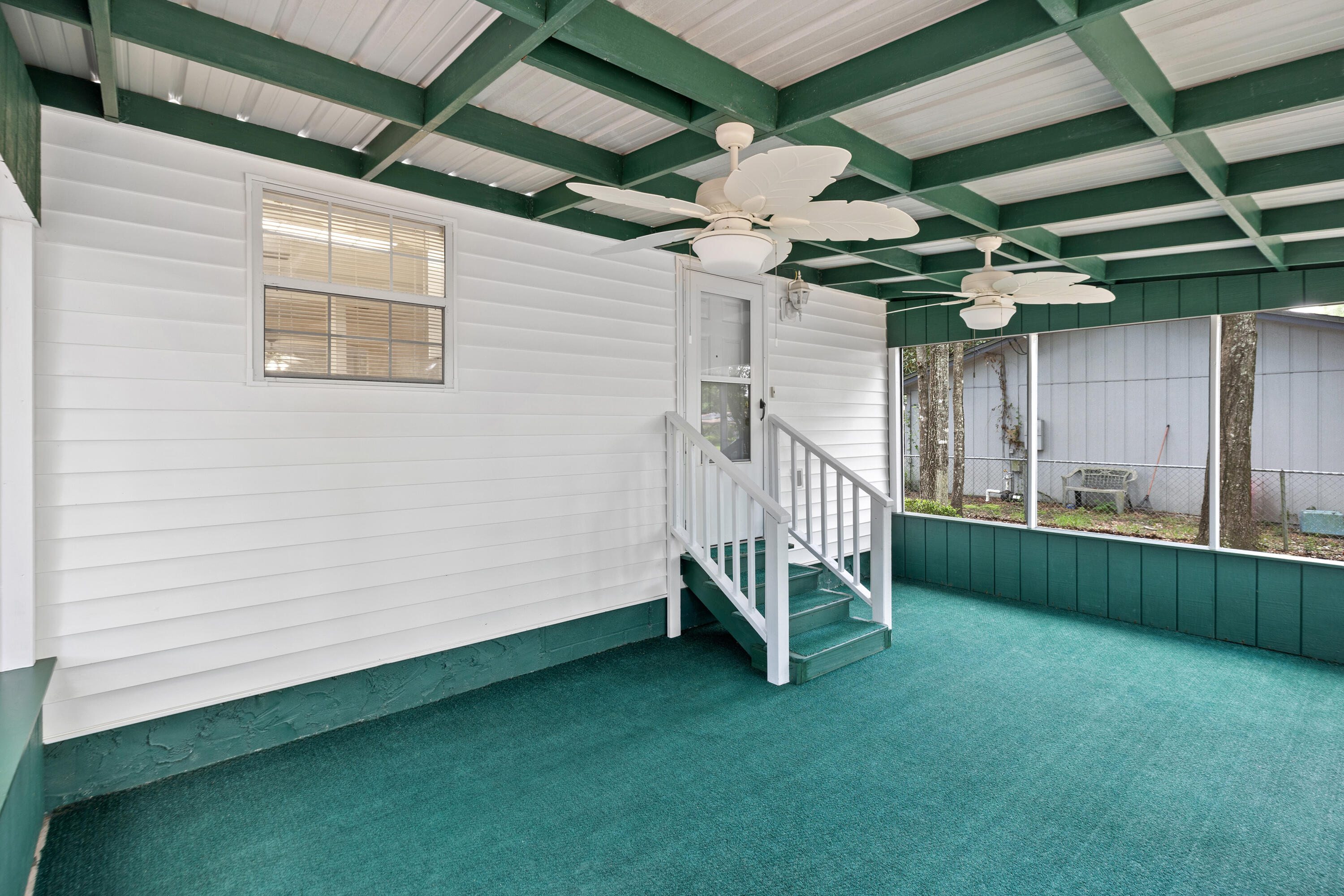 GREY MOSS POINT S/D LOT 6 BLK 2 - Residential