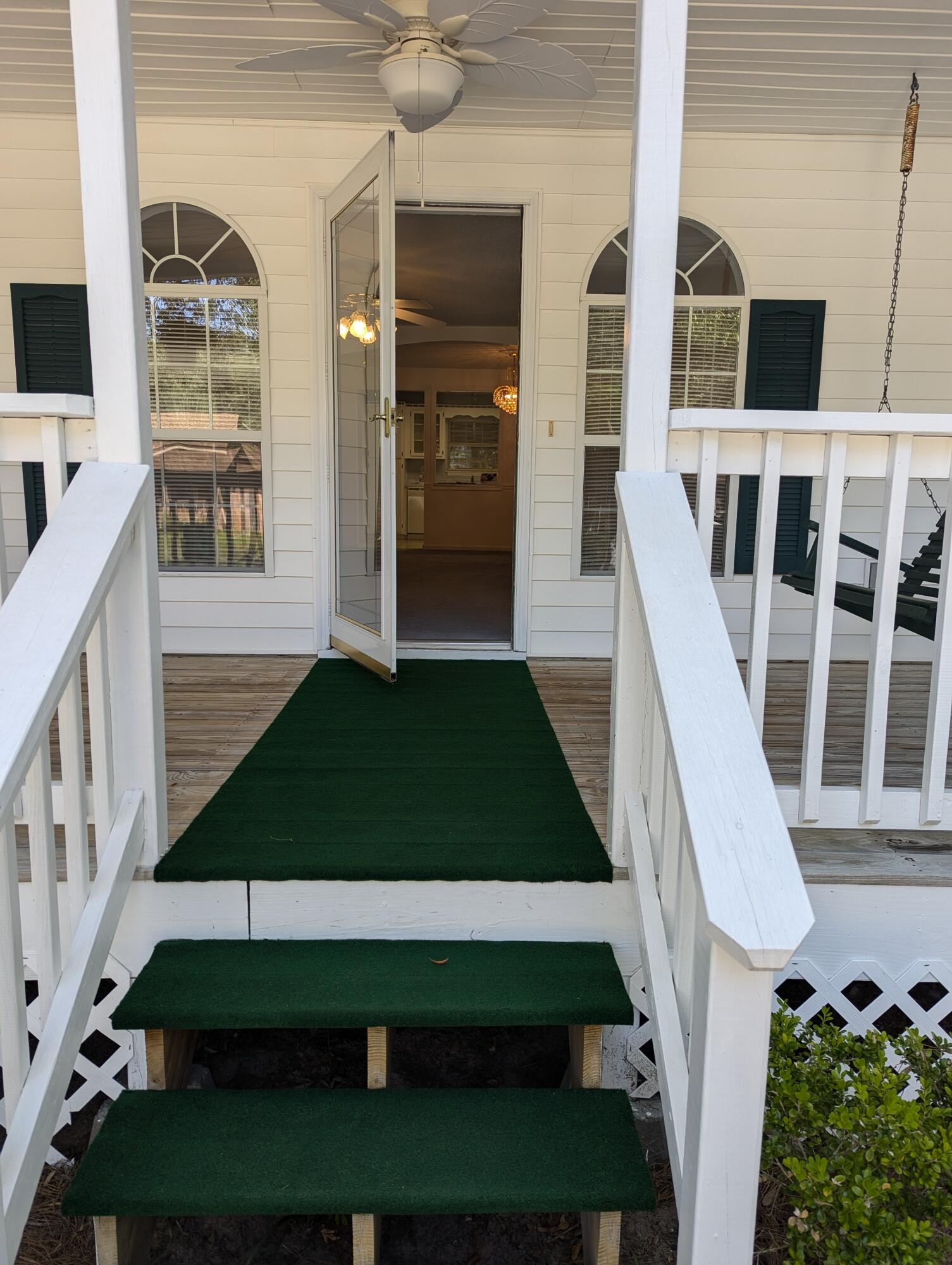 GREY MOSS POINT S/D LOT 6 BLK 2 - Residential