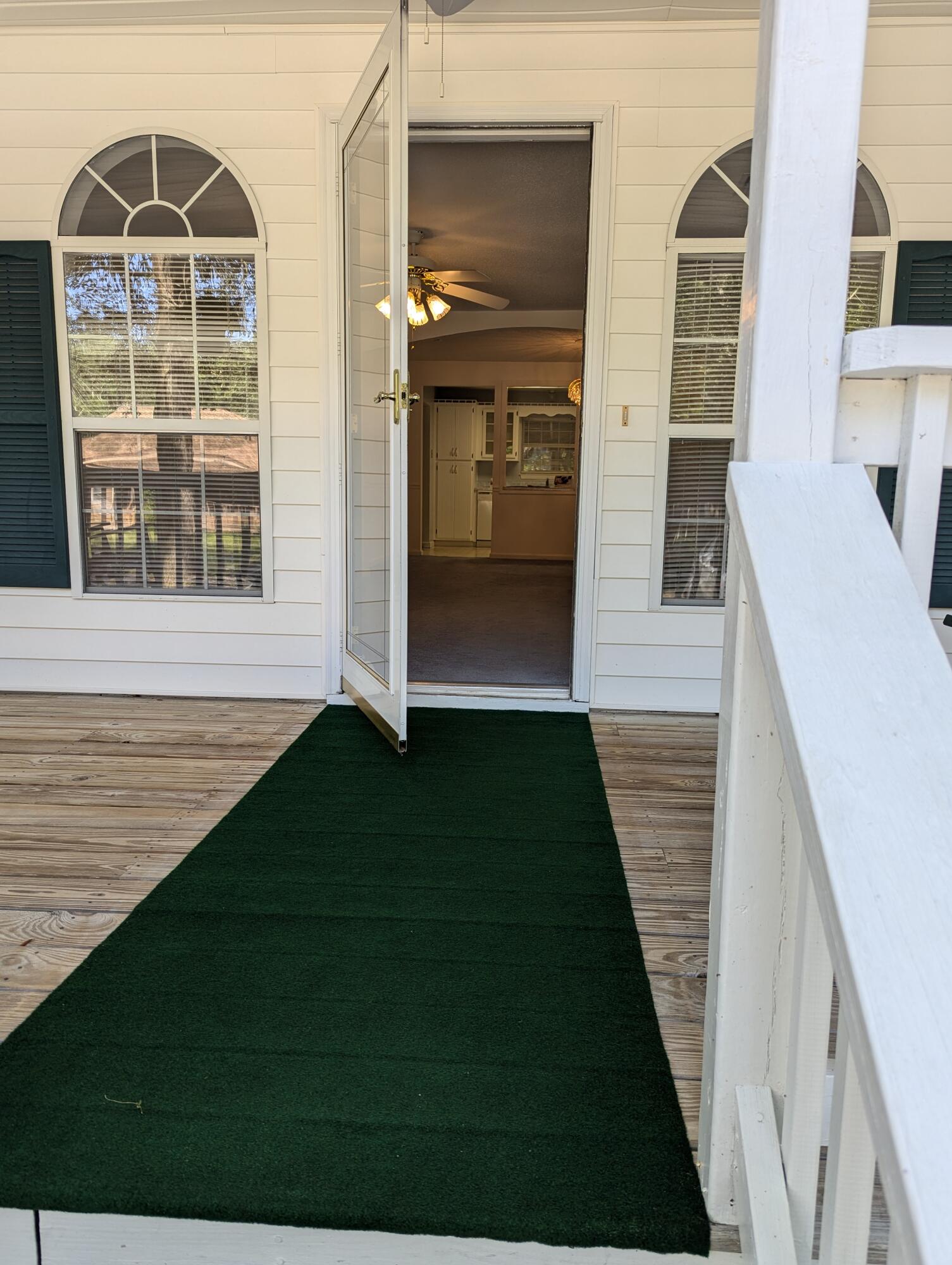 GREY MOSS POINT S/D LOT 6 BLK 2 - Residential