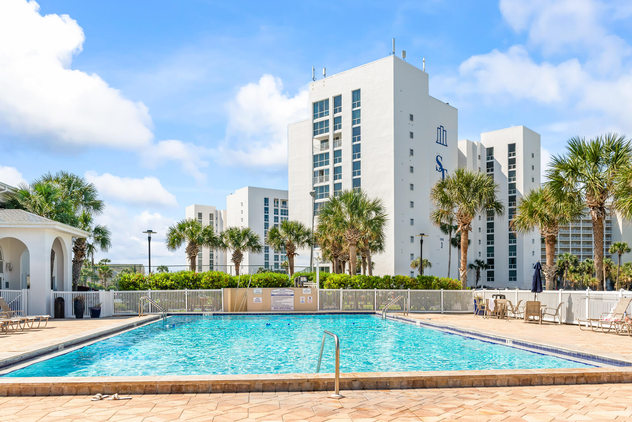 SHORELINE TOWERS 2 - Residential