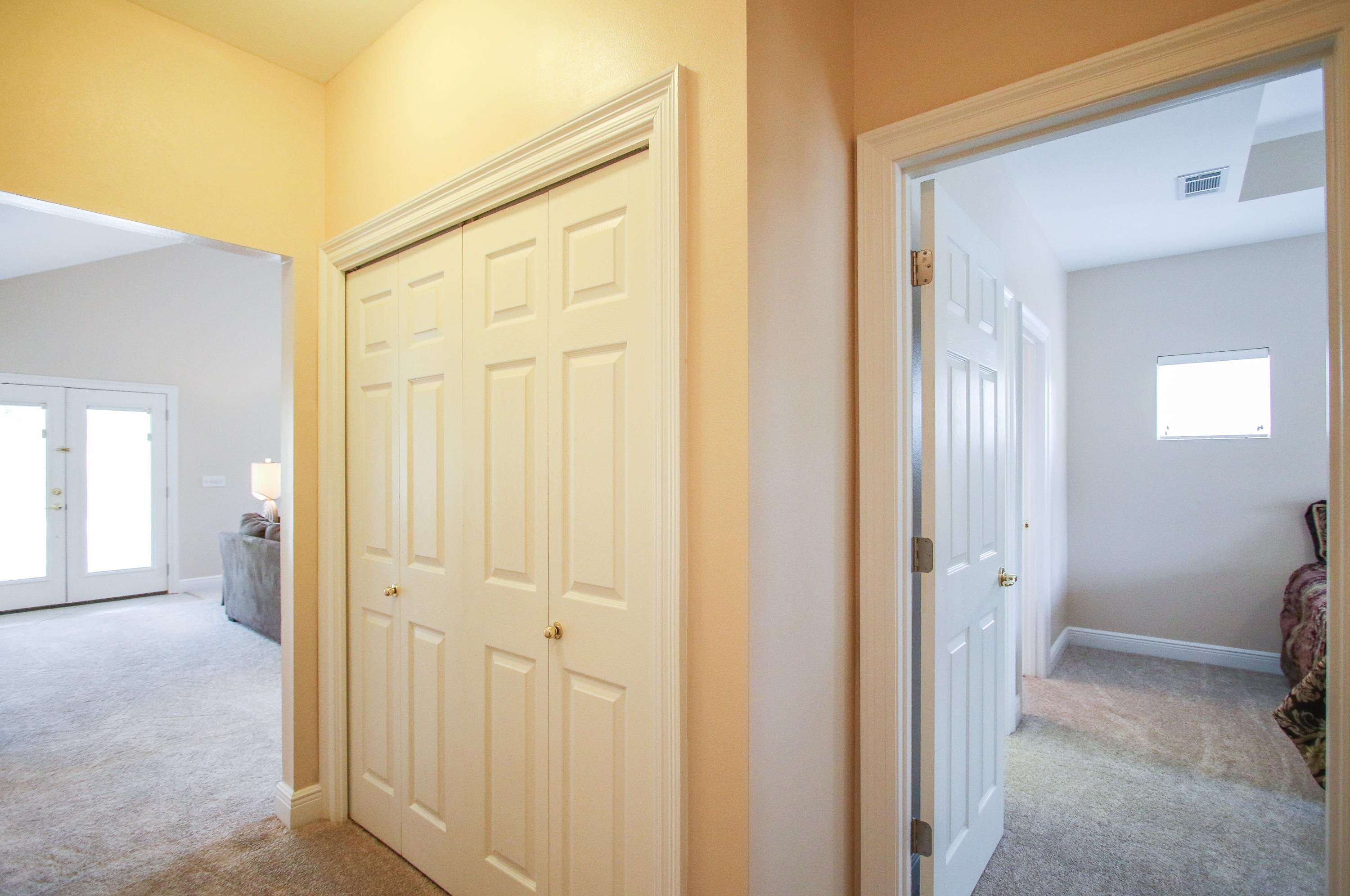 PELICAN BAY - Residential