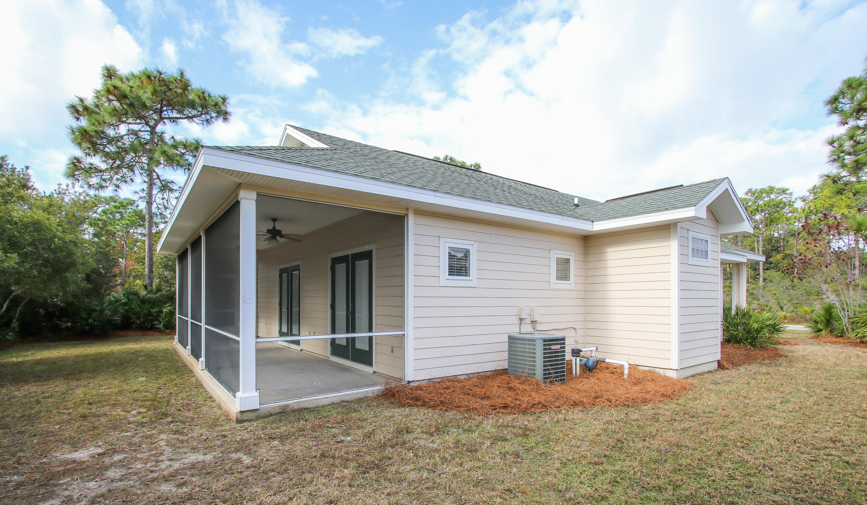 PELICAN BAY - Residential