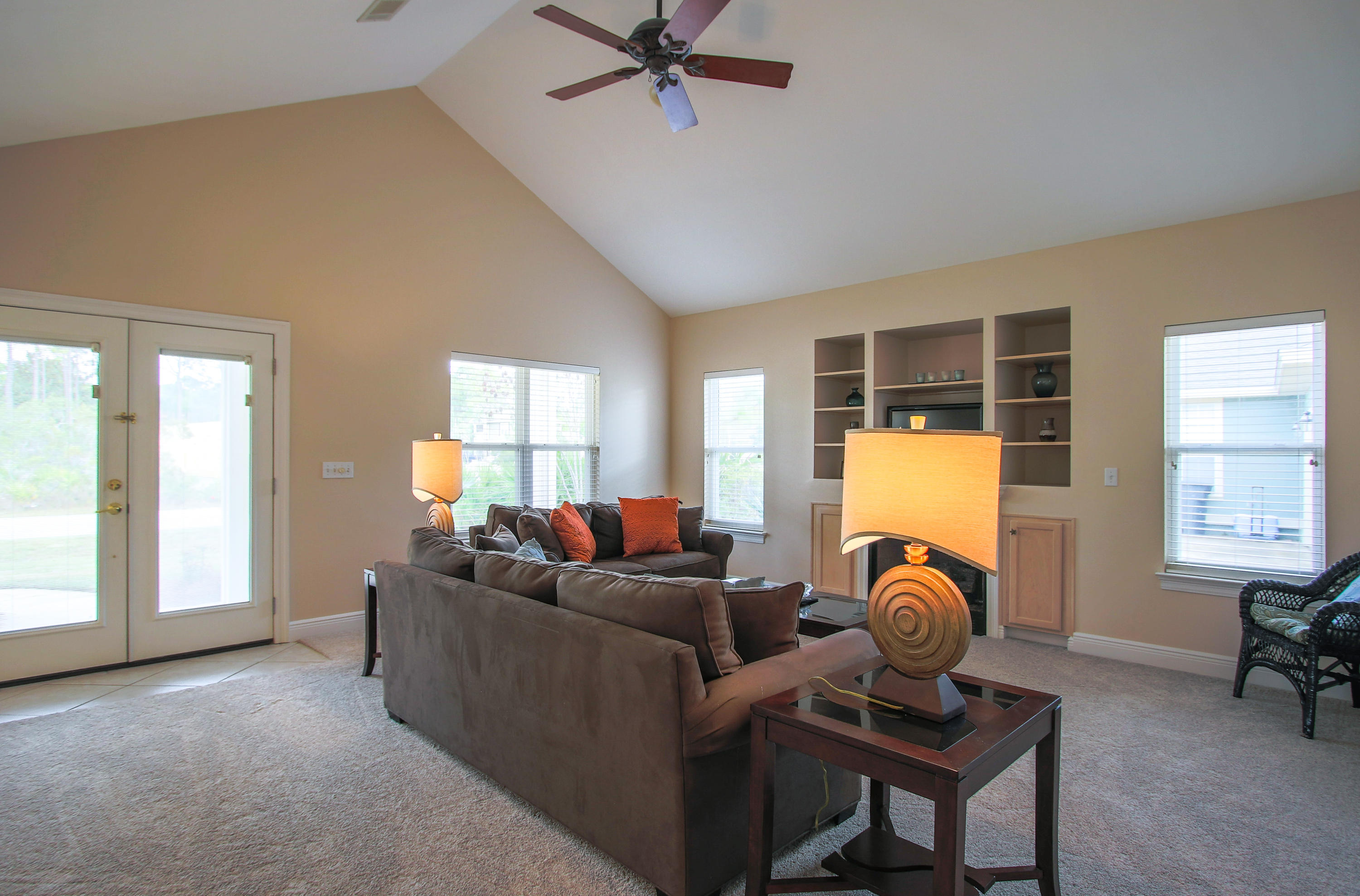 PELICAN BAY - Residential