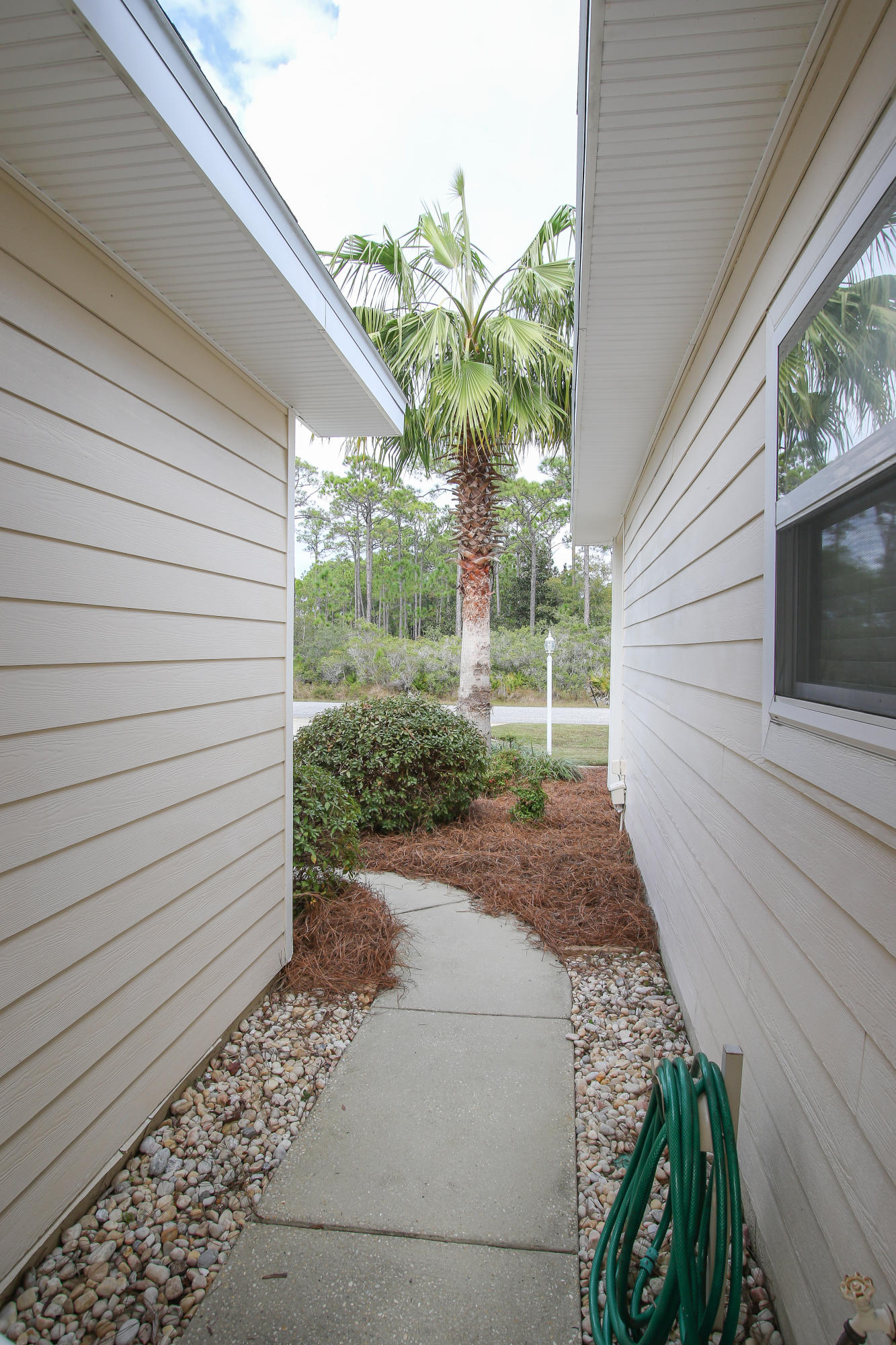 PELICAN BAY - Residential