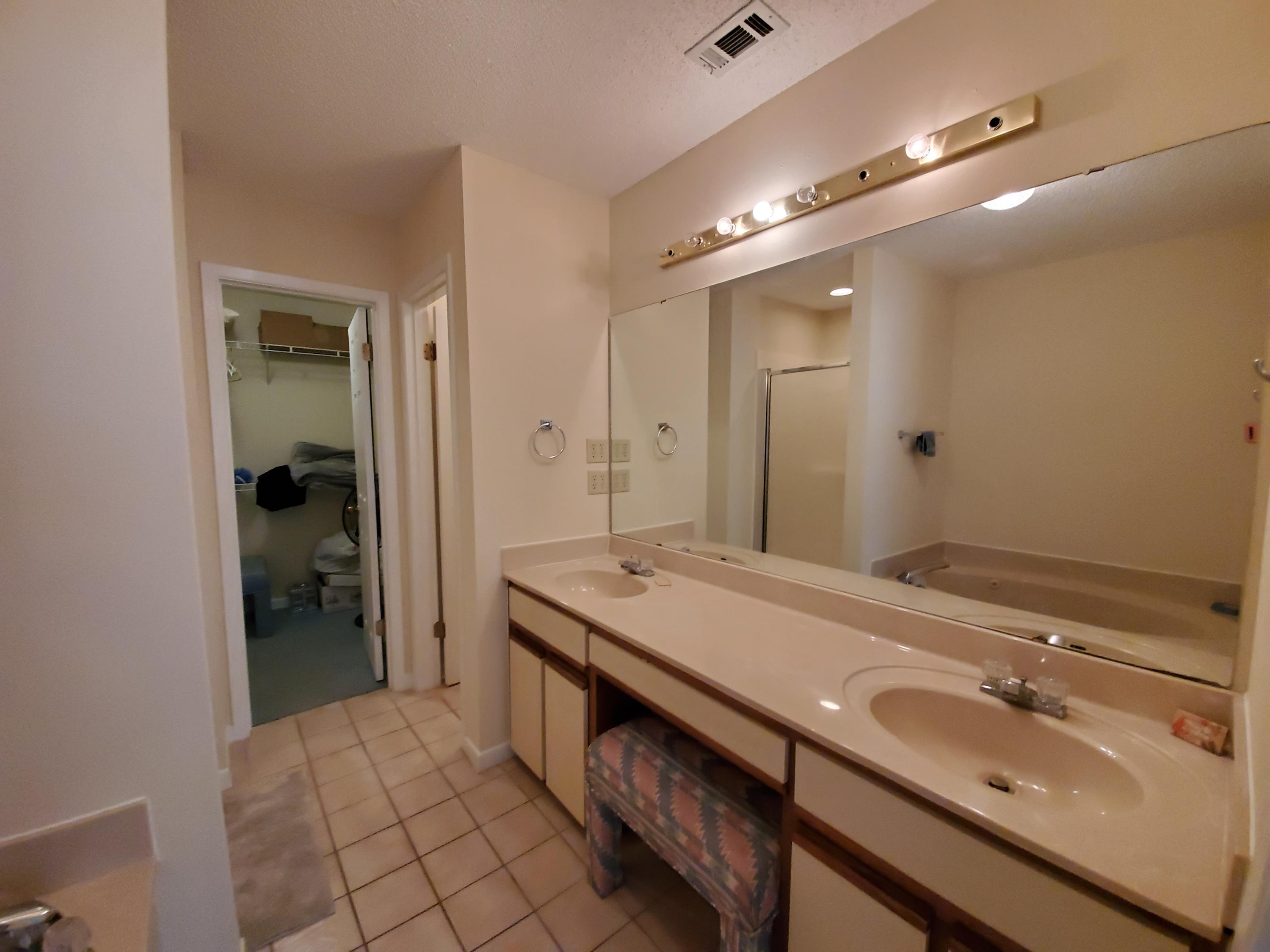 FAIRWAY LAKES - Residential