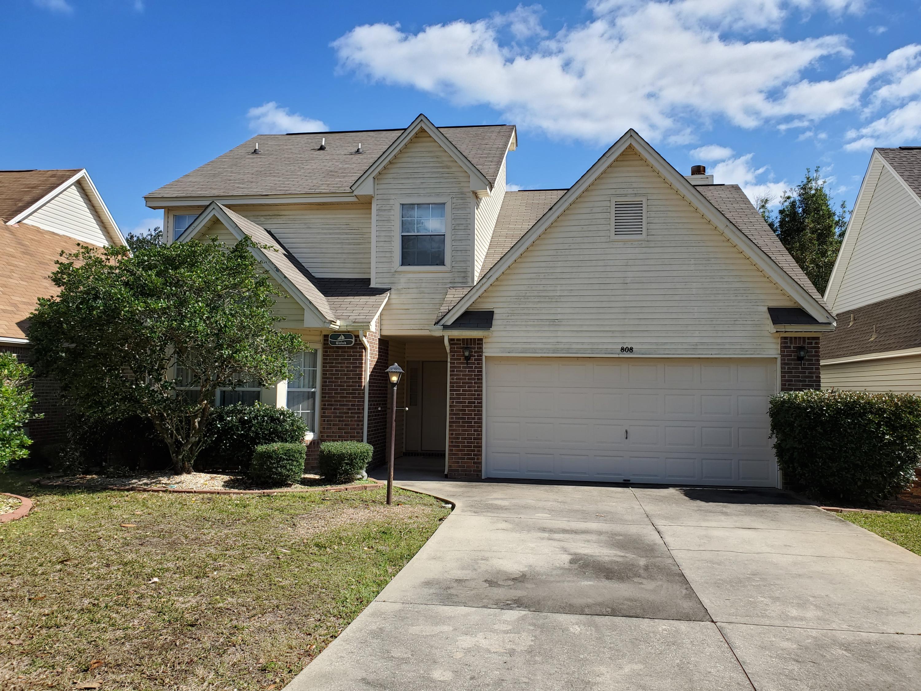 FAIRWAY LAKES - Residential