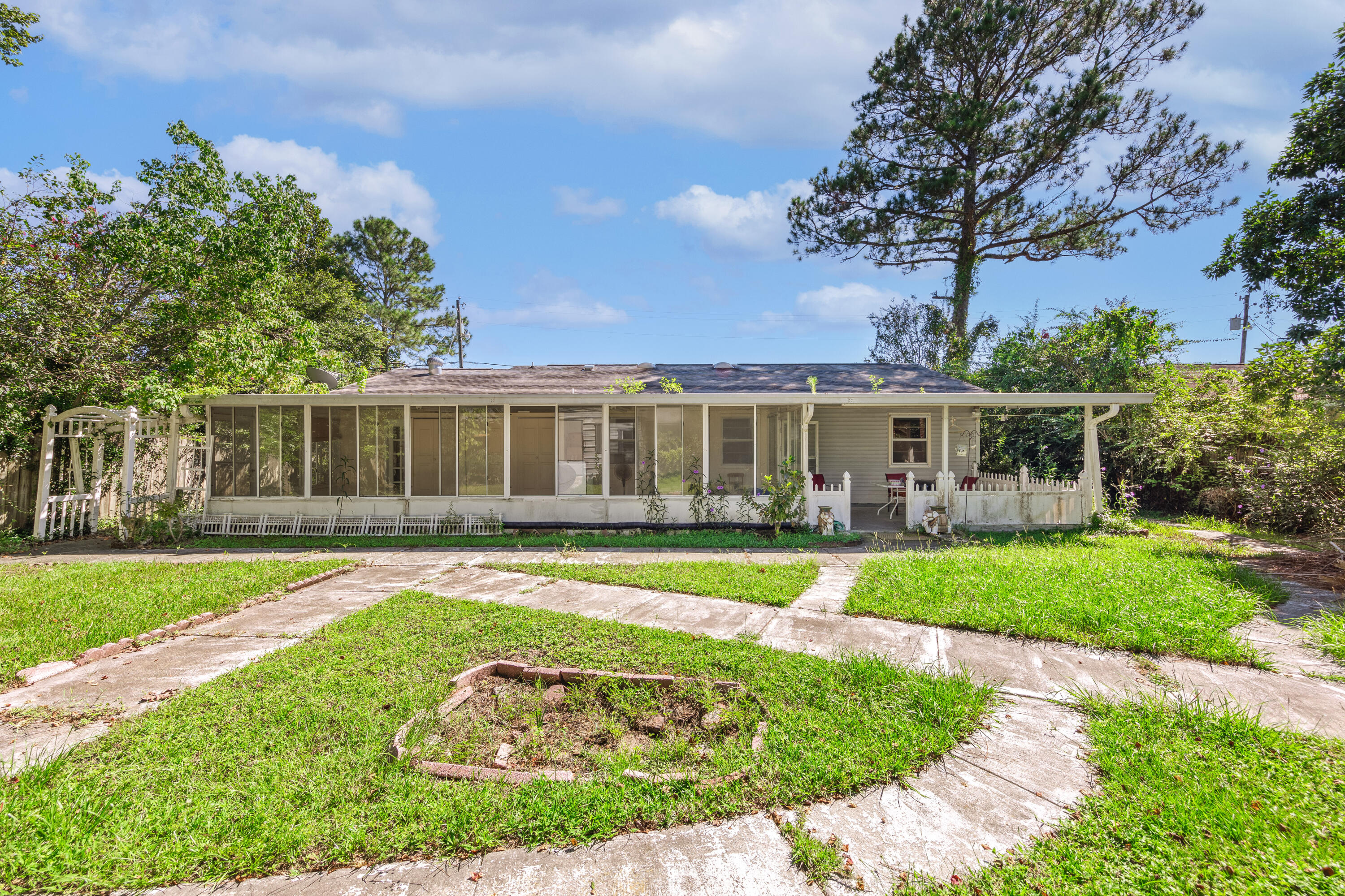 PINE MEADOWS 3RD ADDN - Residential