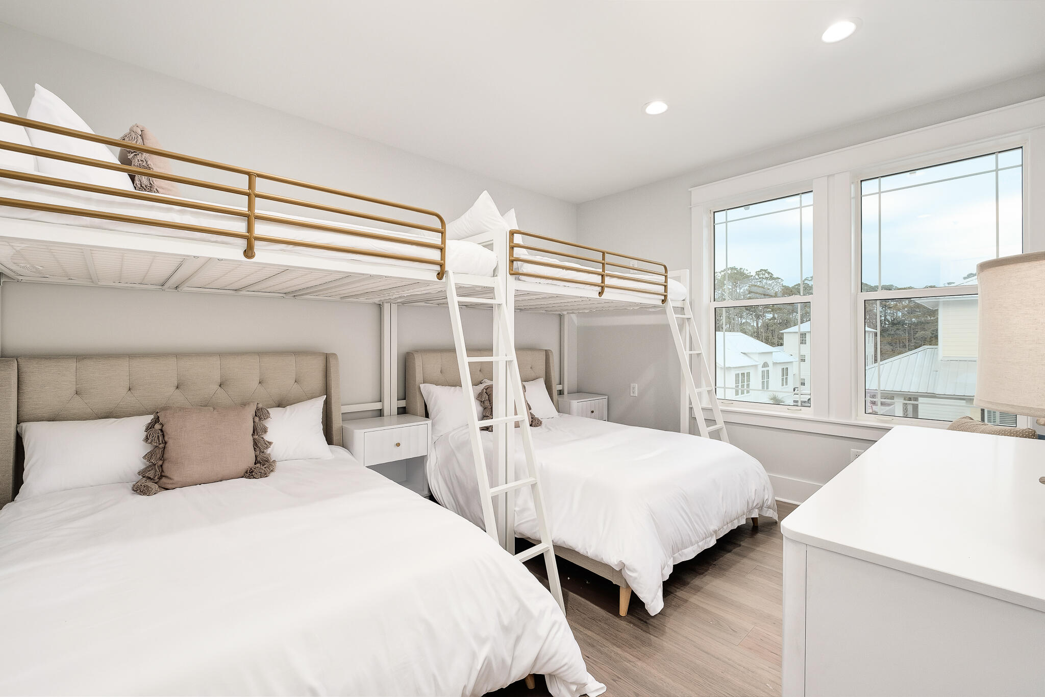 TREETOP VILLAGE - Residential