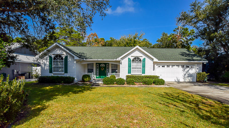 Great 3 Bedroom 2 Bath home available for rent in Seabreeze Subdivision. This is a great location with Beach access.