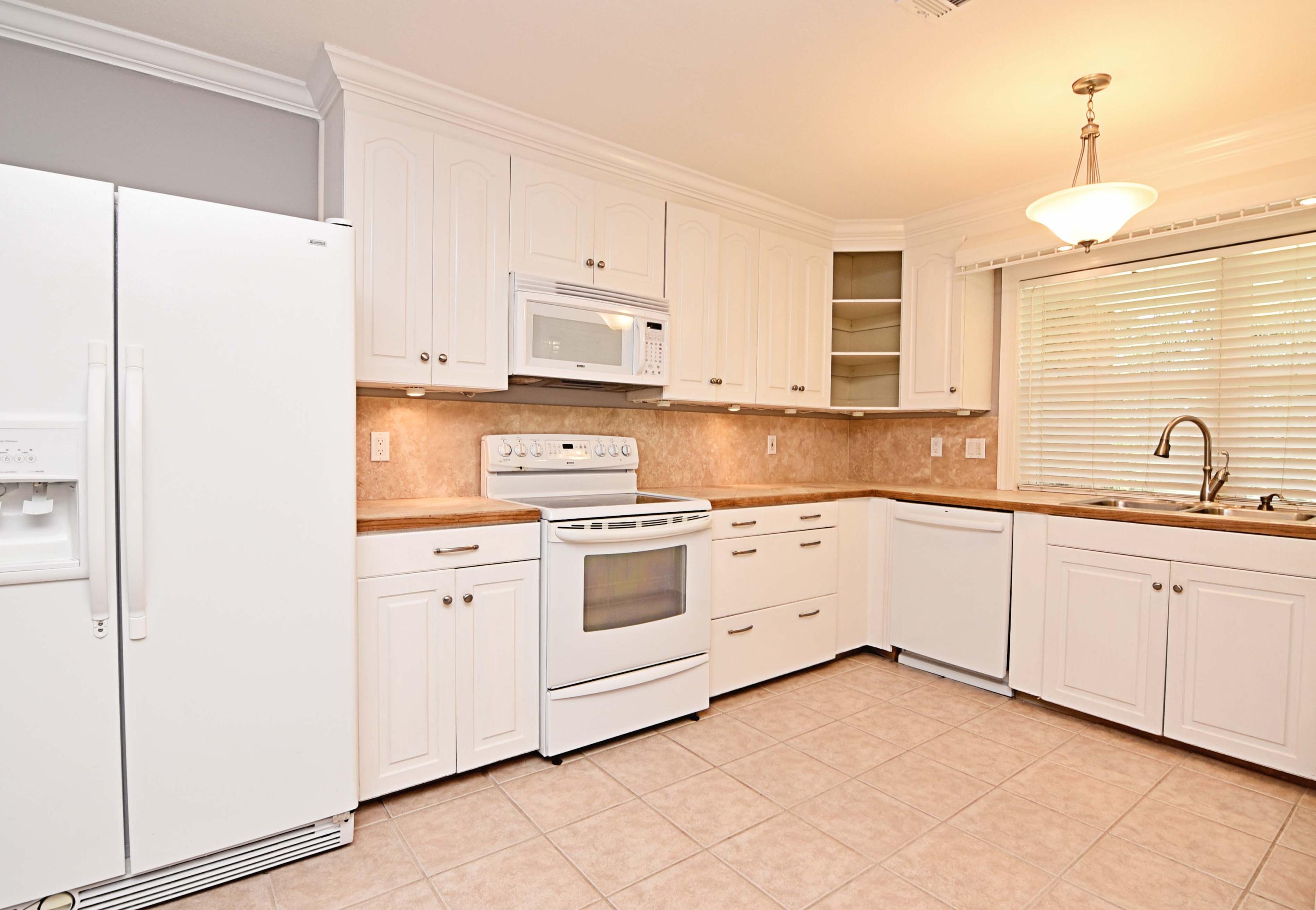 RAINTREE ESTATES - Residential