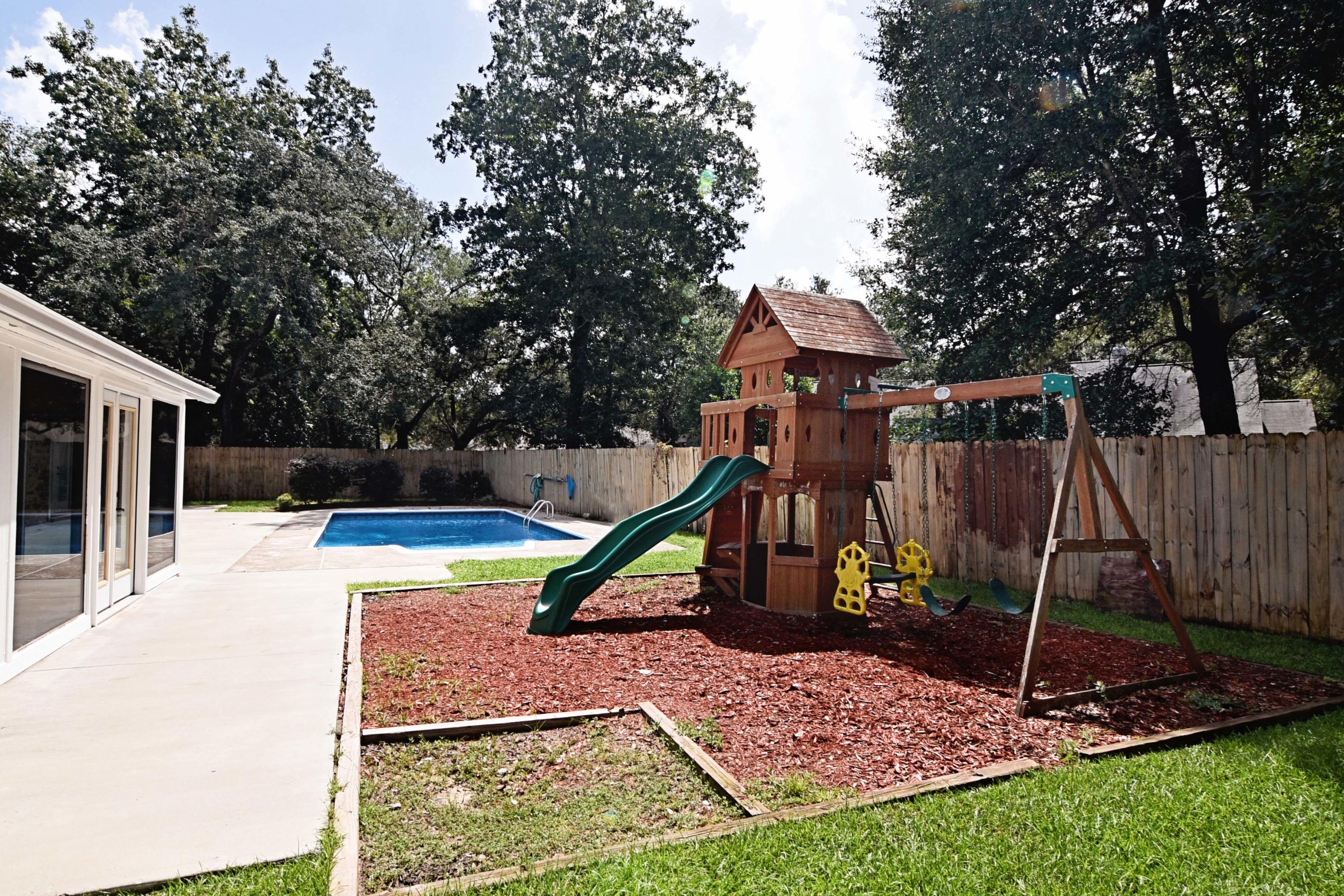 RAINTREE ESTATES - Residential