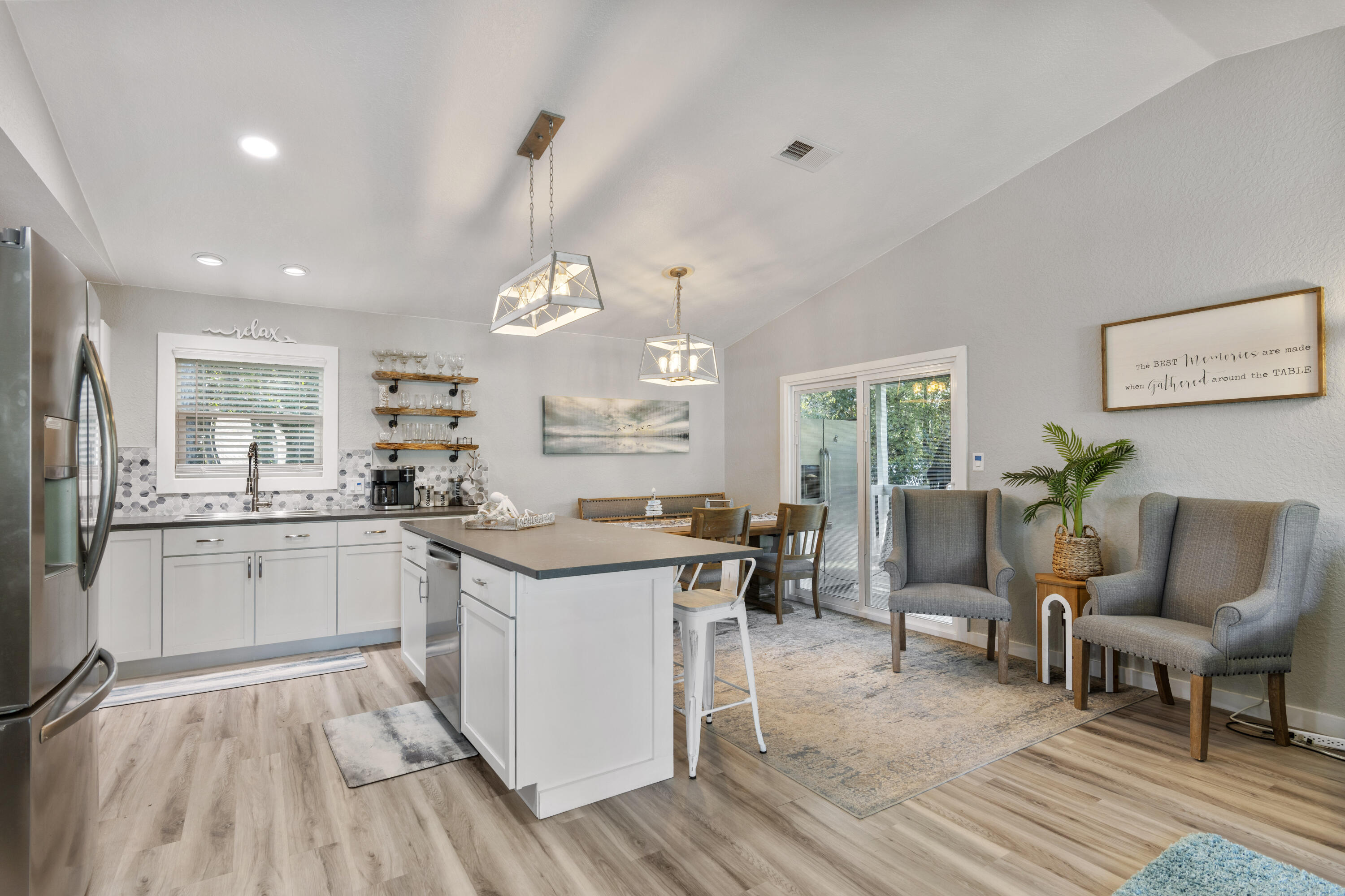 TOWN OF SANTA ROSA - Residential