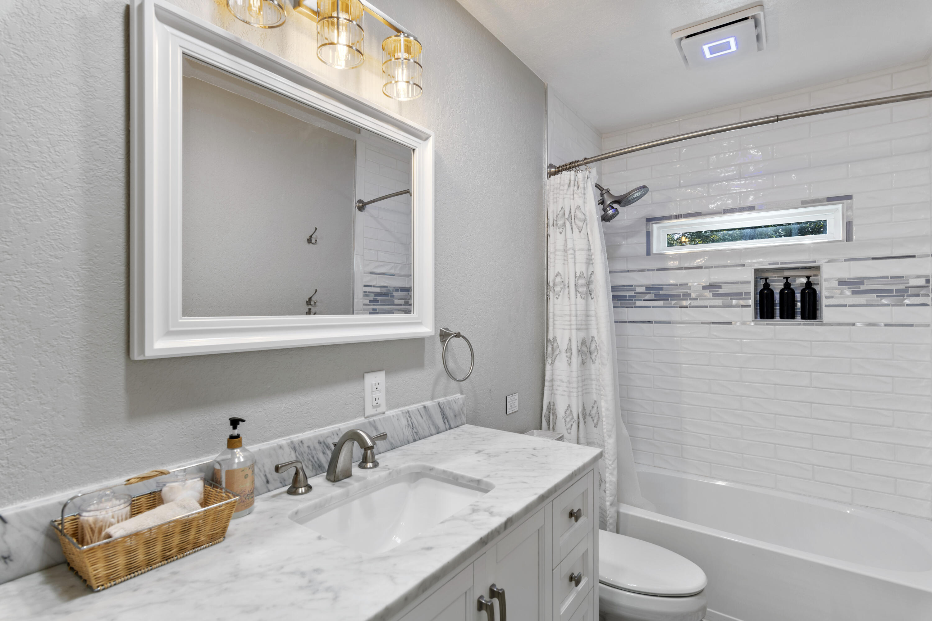 TOWN OF SANTA ROSA - Residential