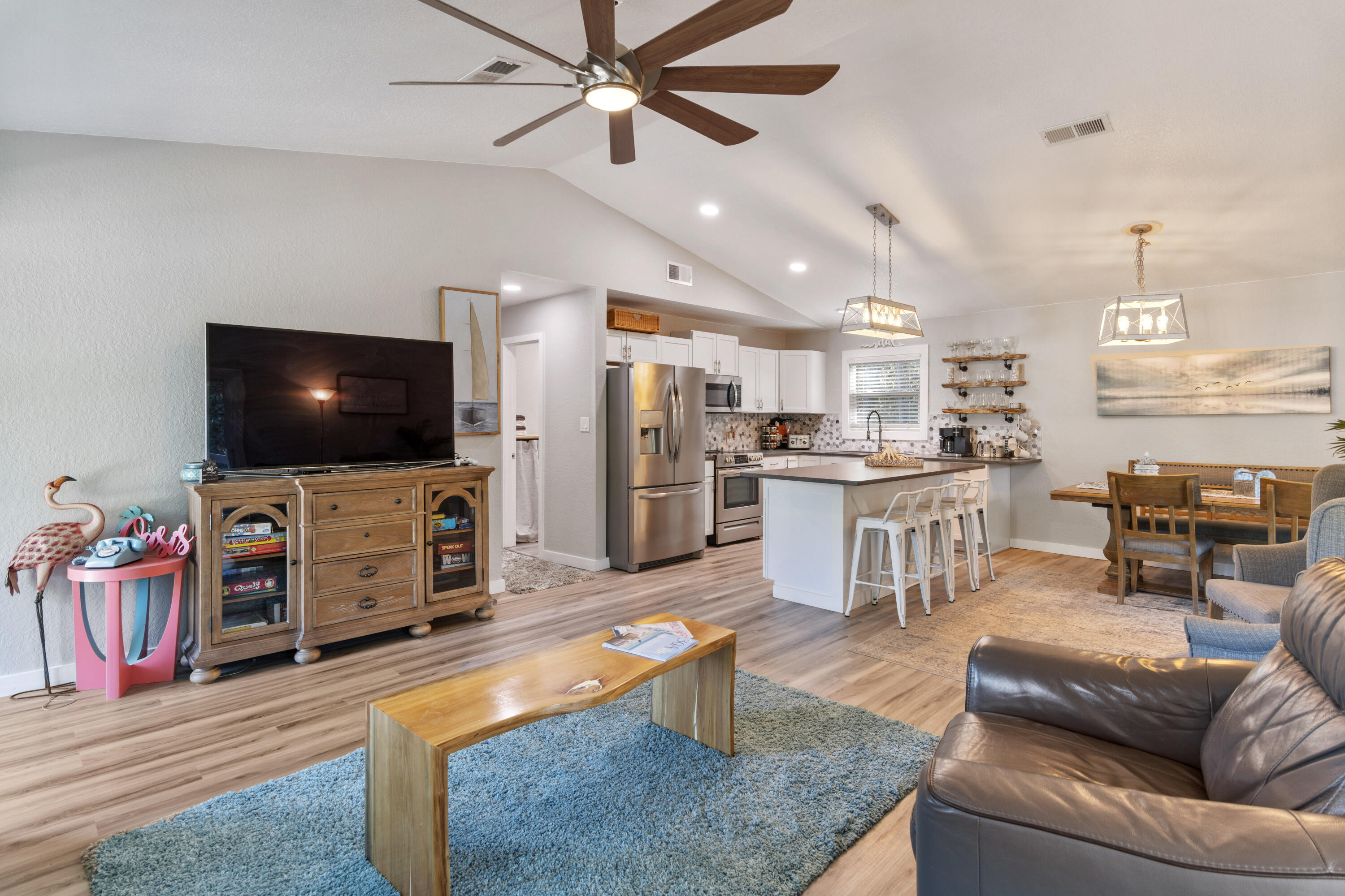 TOWN OF SANTA ROSA - Residential