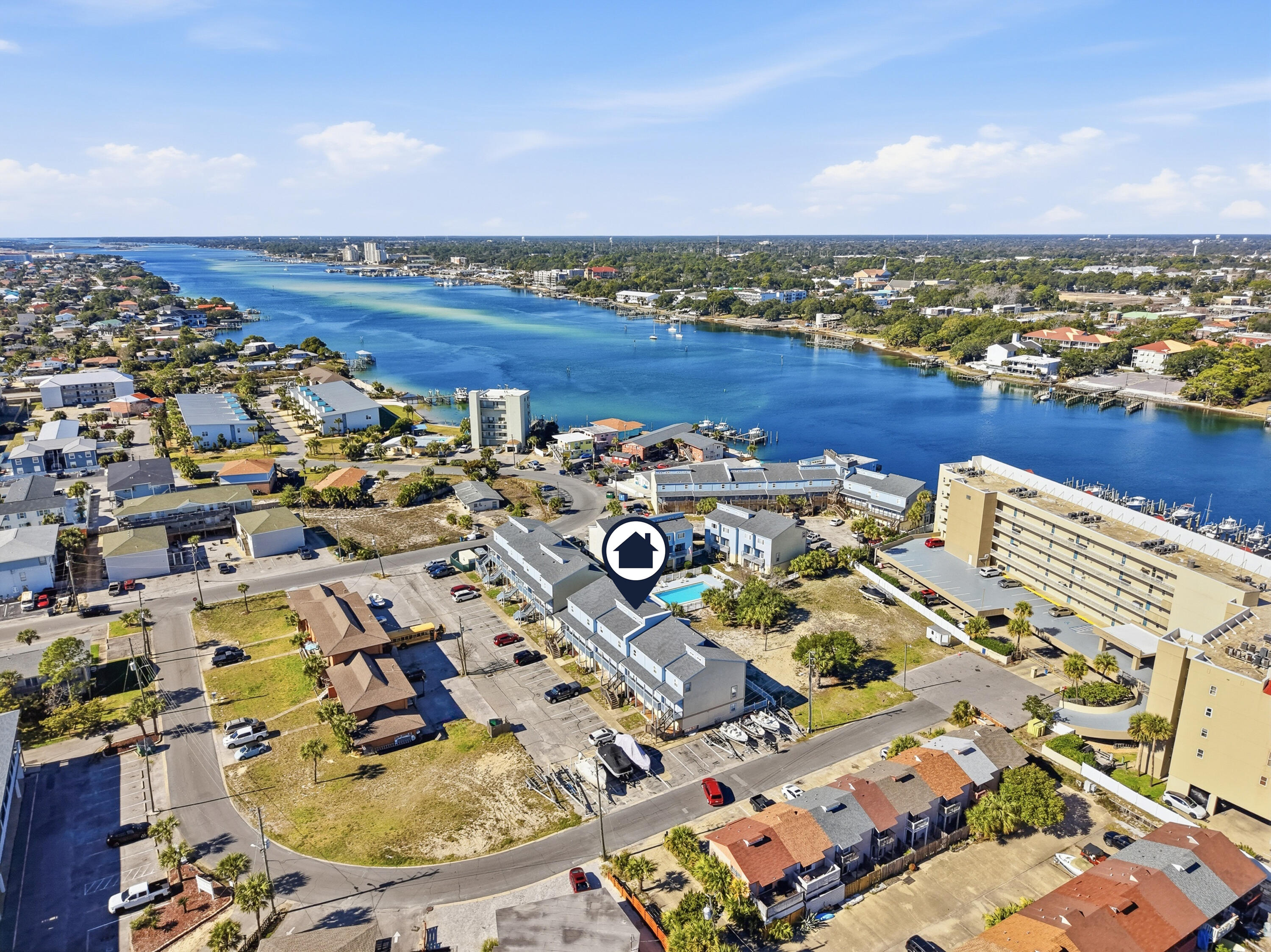 COMMODORES LANDING - Residential