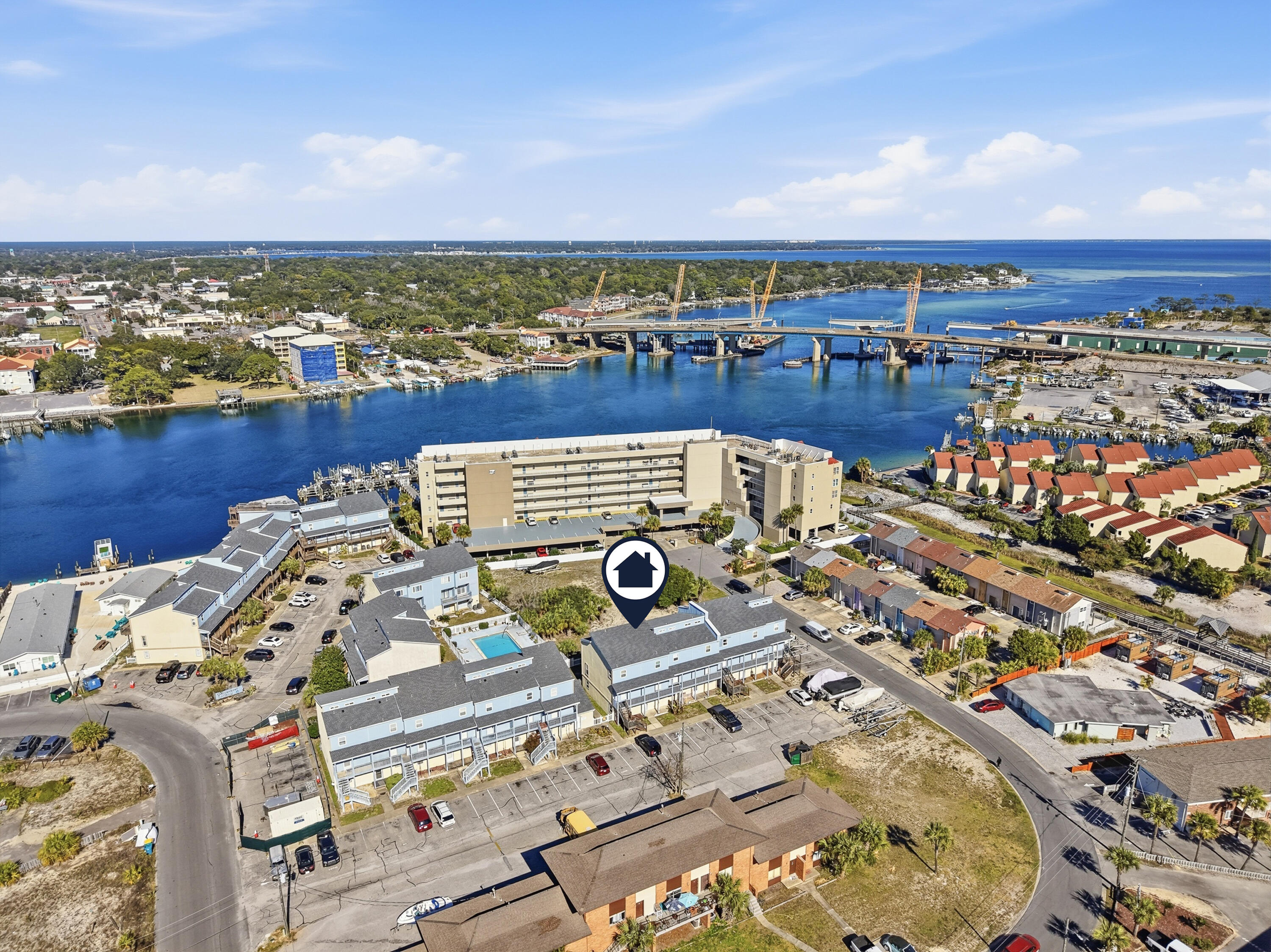 COMMODORES LANDING - Residential