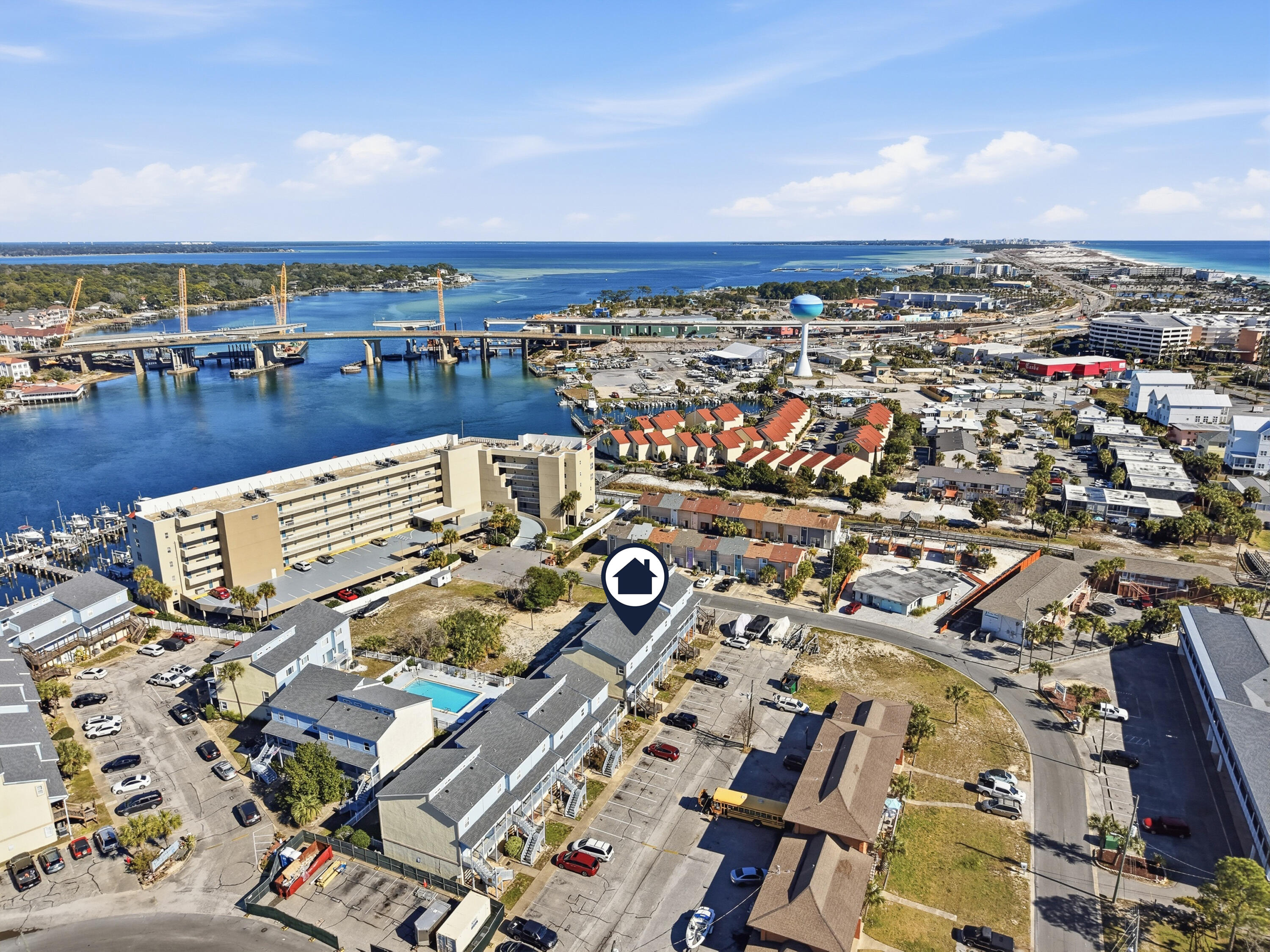 COMMODORES LANDING - Residential