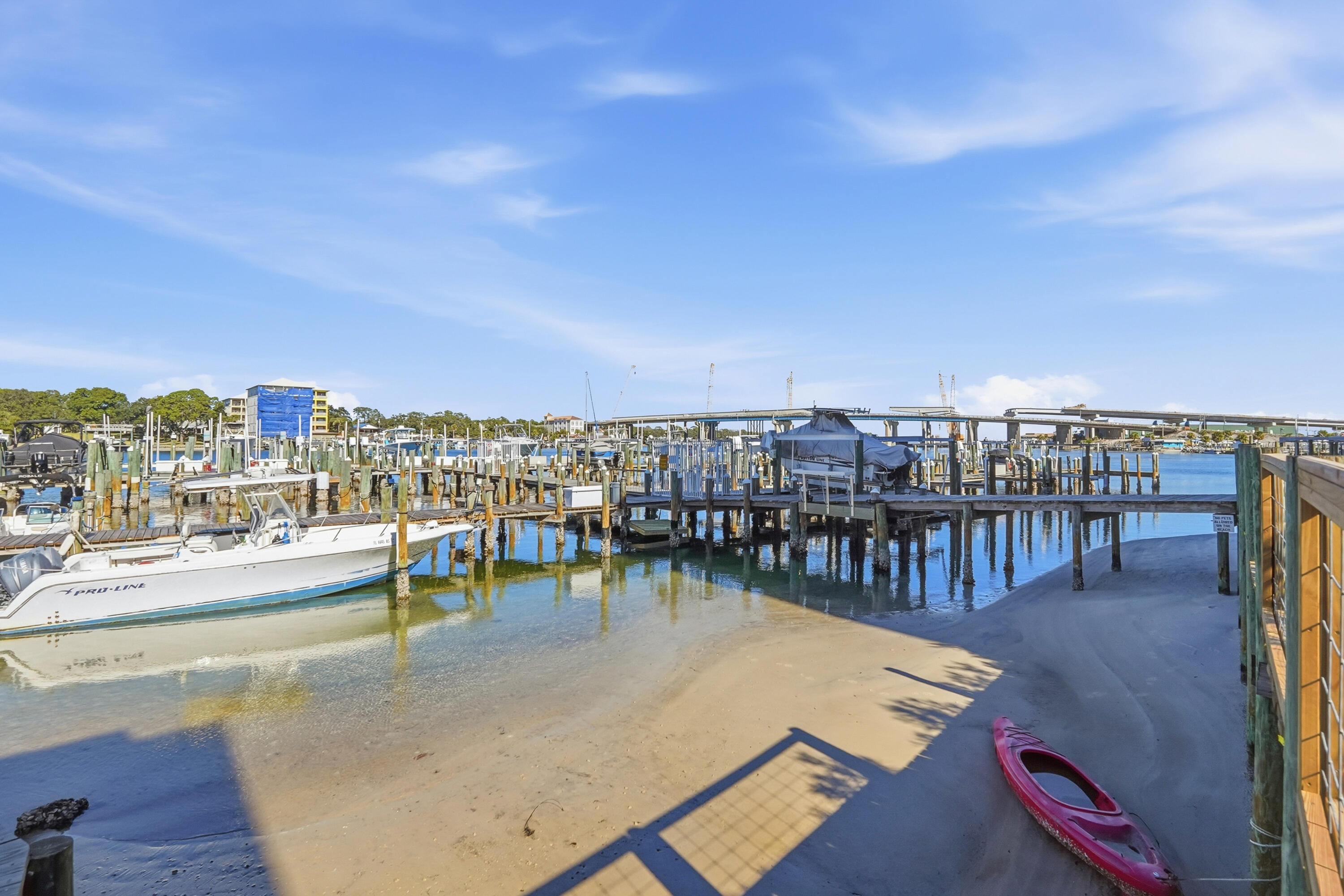 COMMODORES LANDING - Residential