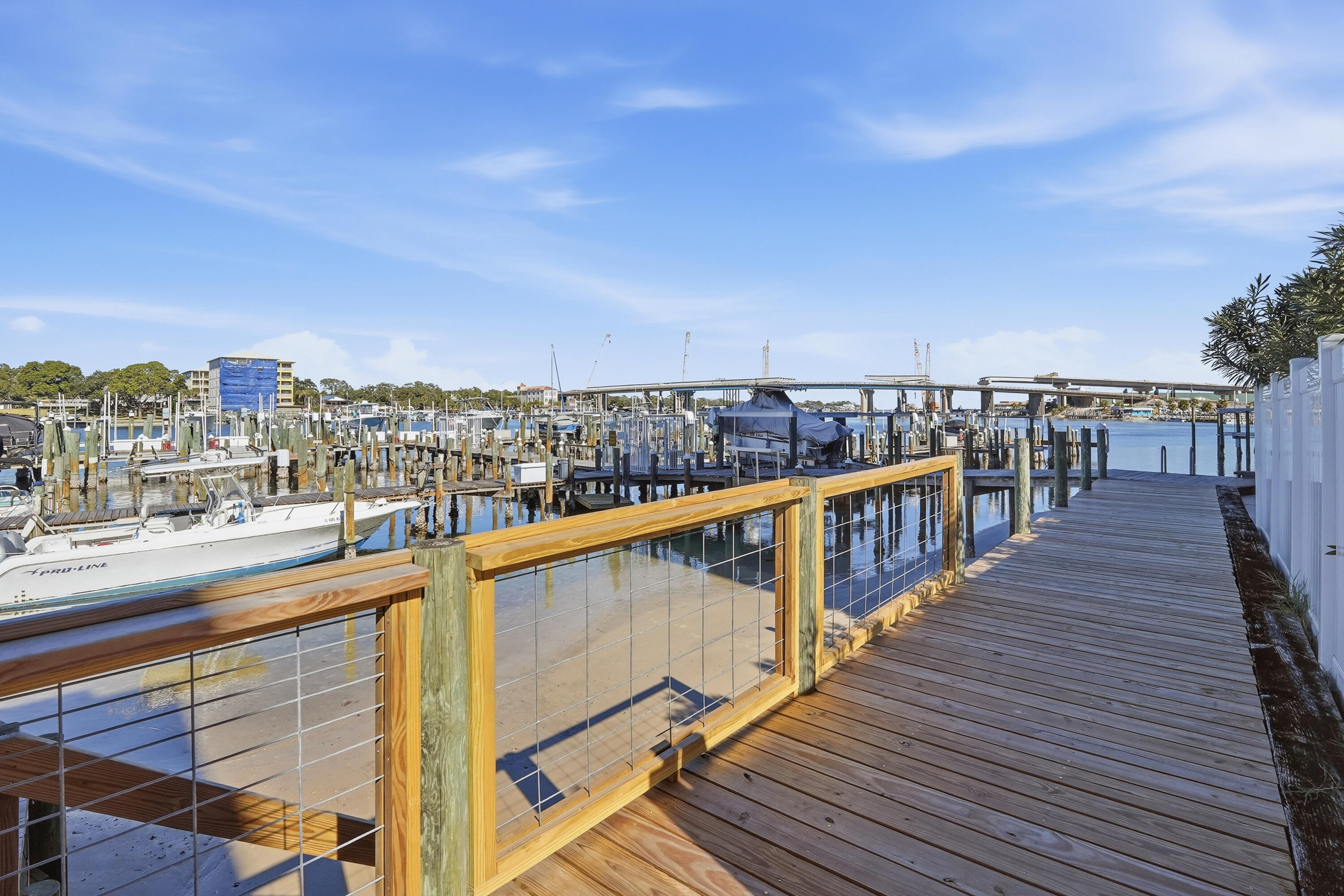 COMMODORES LANDING - Residential