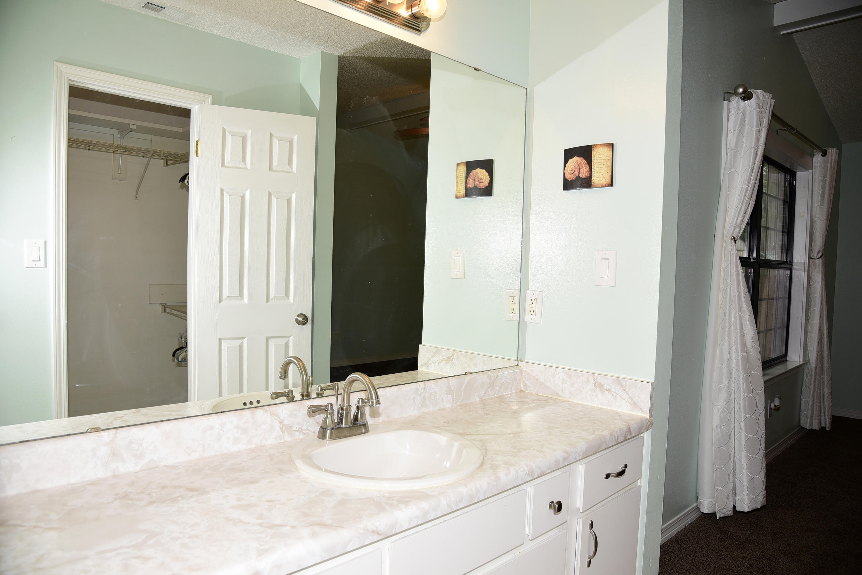 SOUTHVIEW EST - Residential