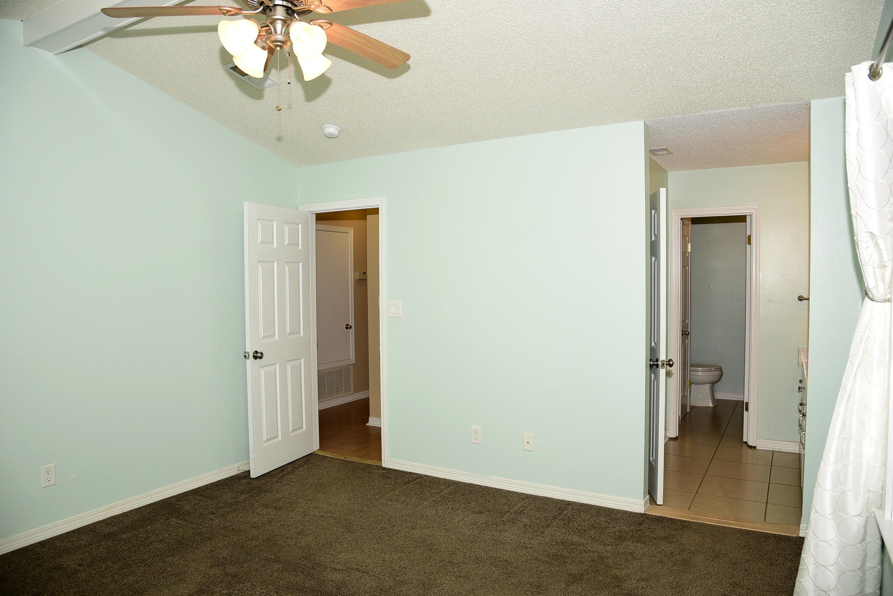 SOUTHVIEW EST - Residential